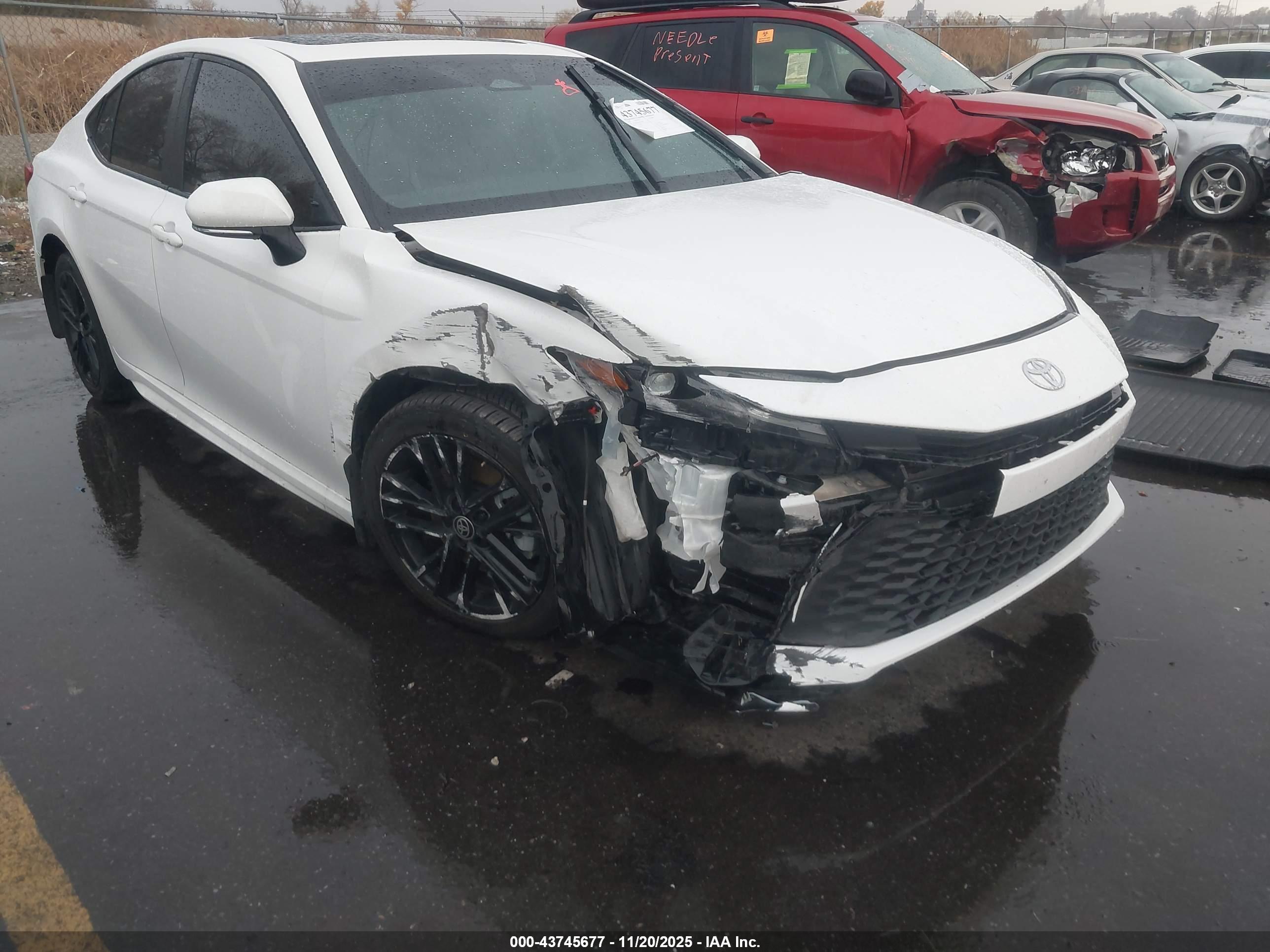 TOYOTA CAMRY image 6