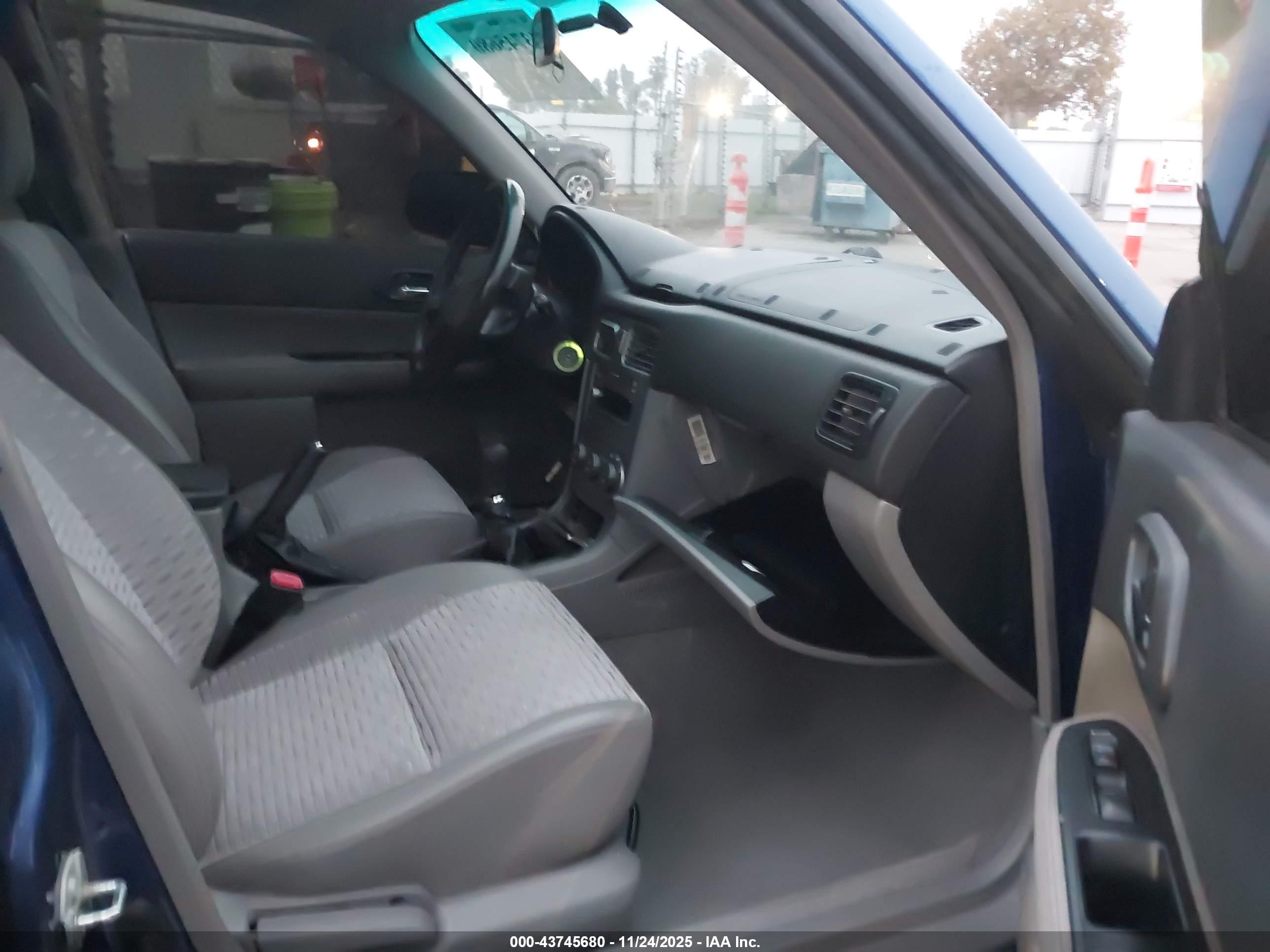SUBARU FORESTER image 5
