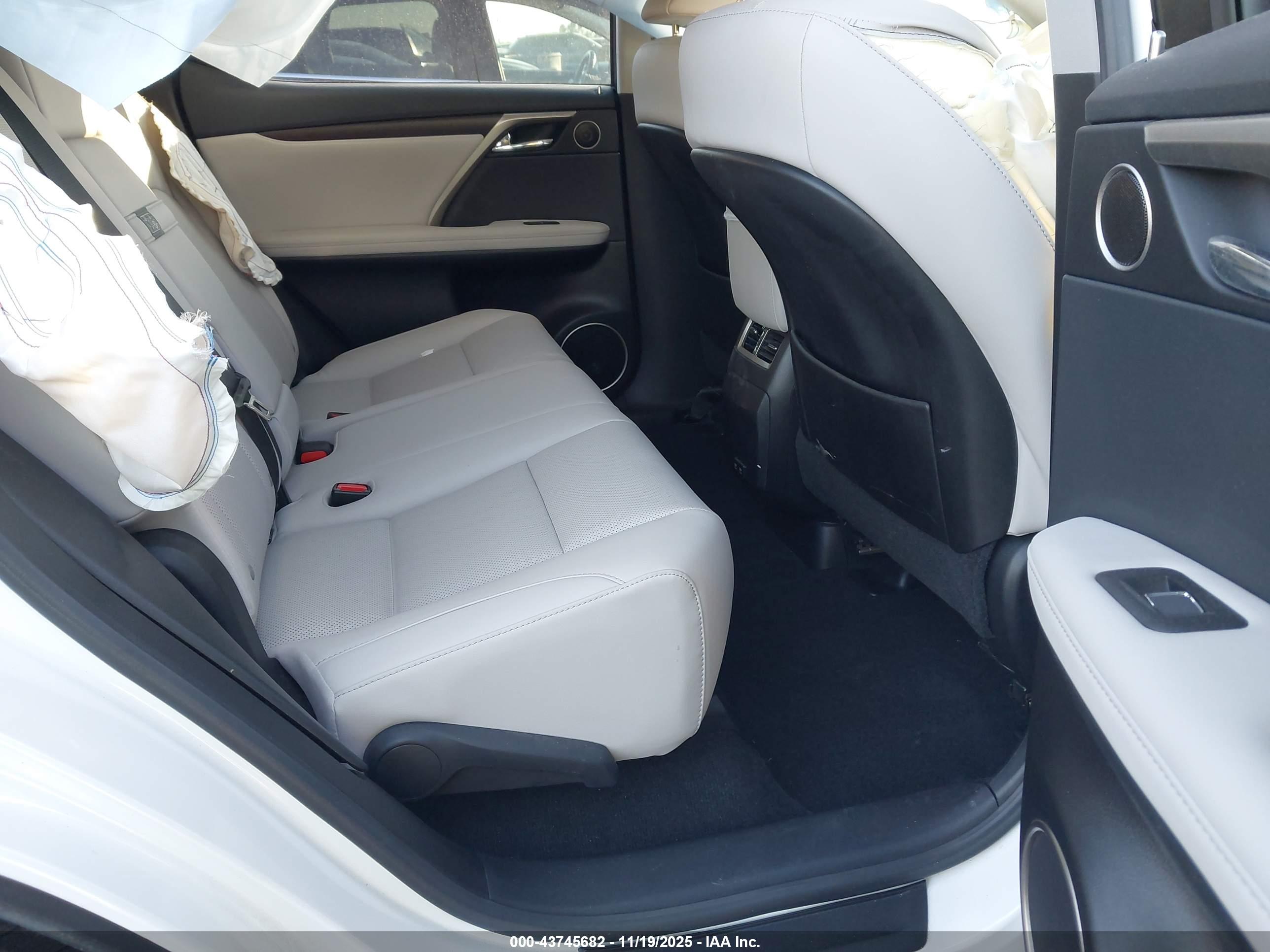 LEXUS RX image 8