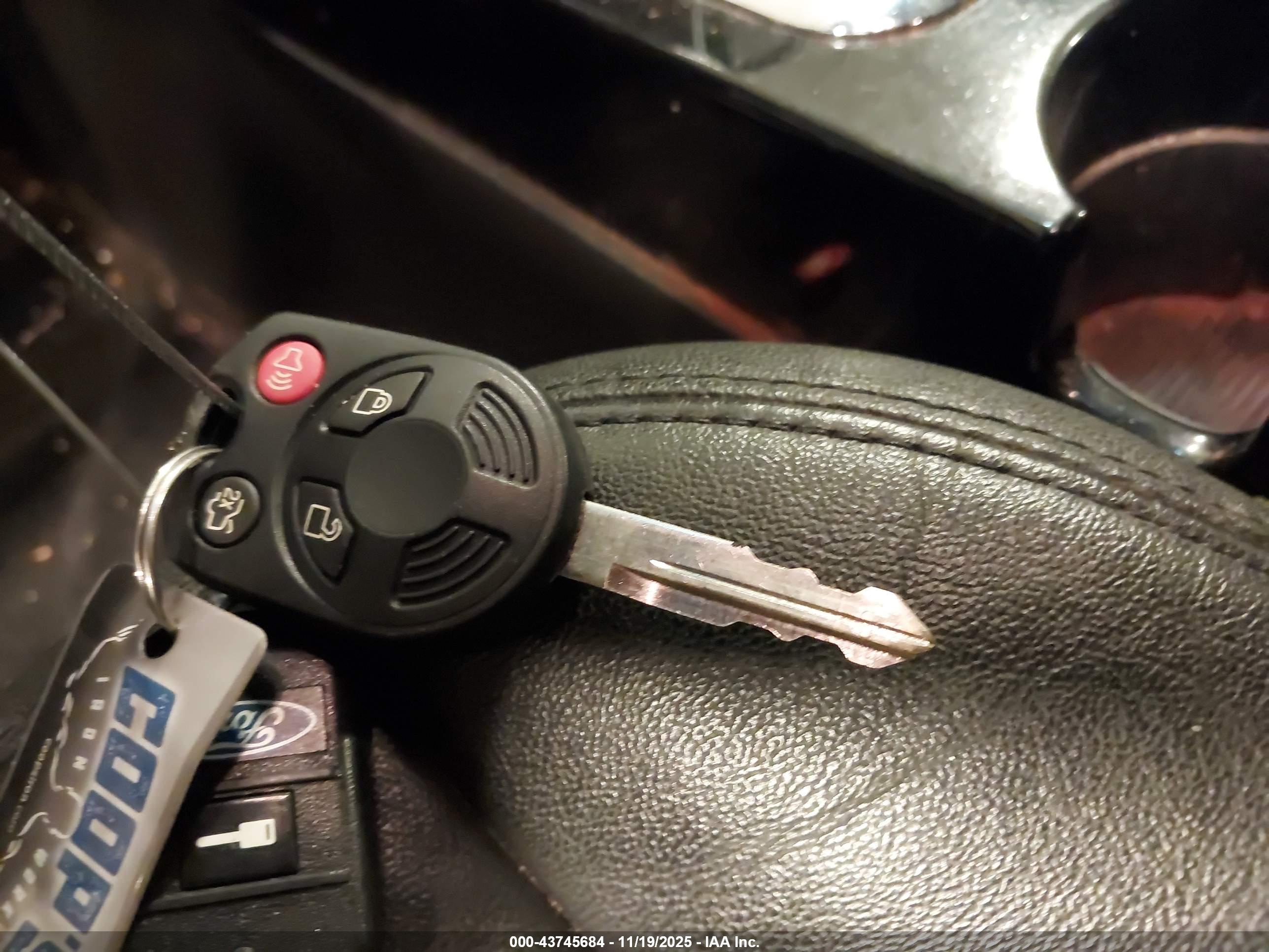 FORD ESCAPE image 11