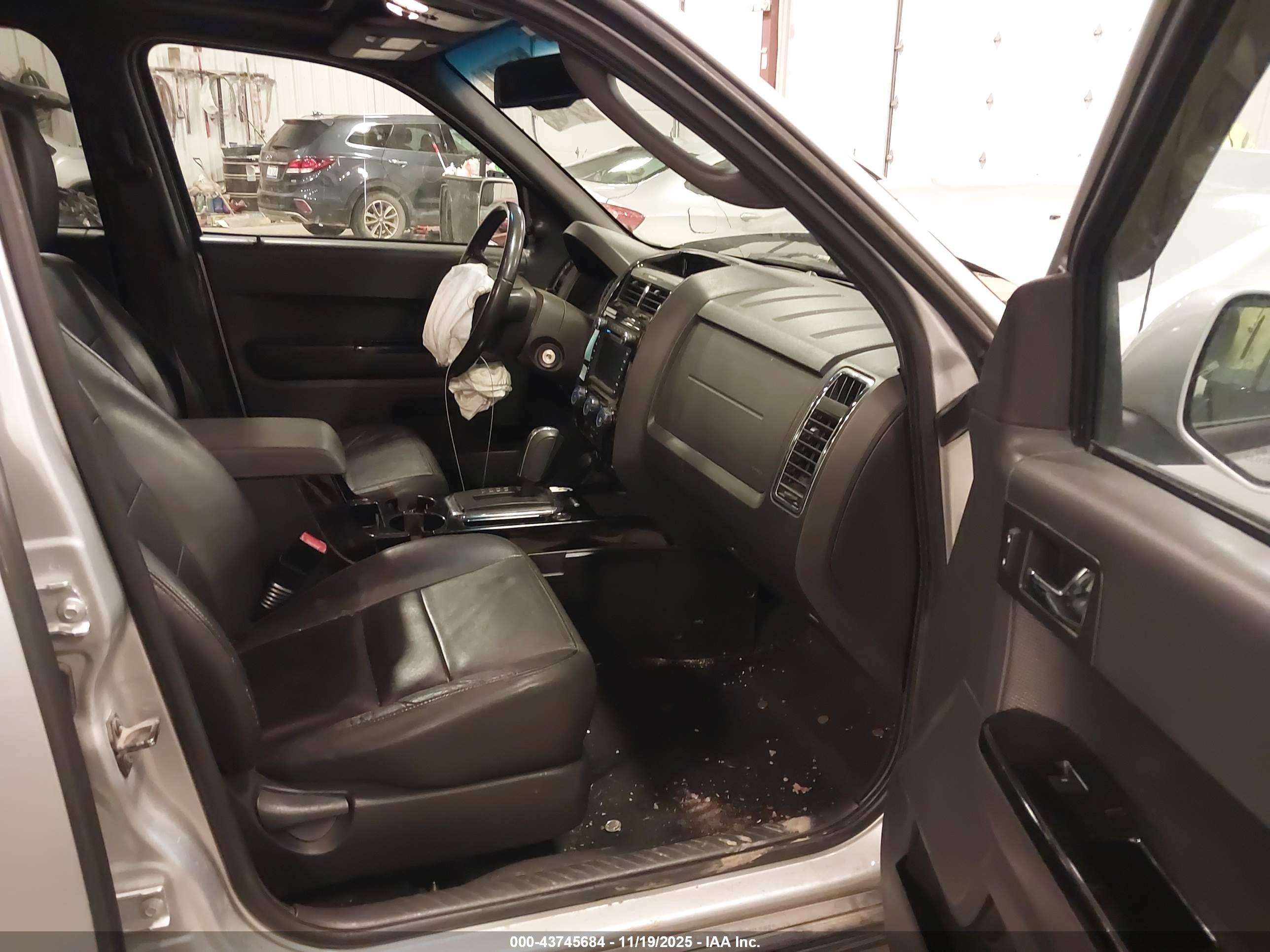 FORD ESCAPE image 5