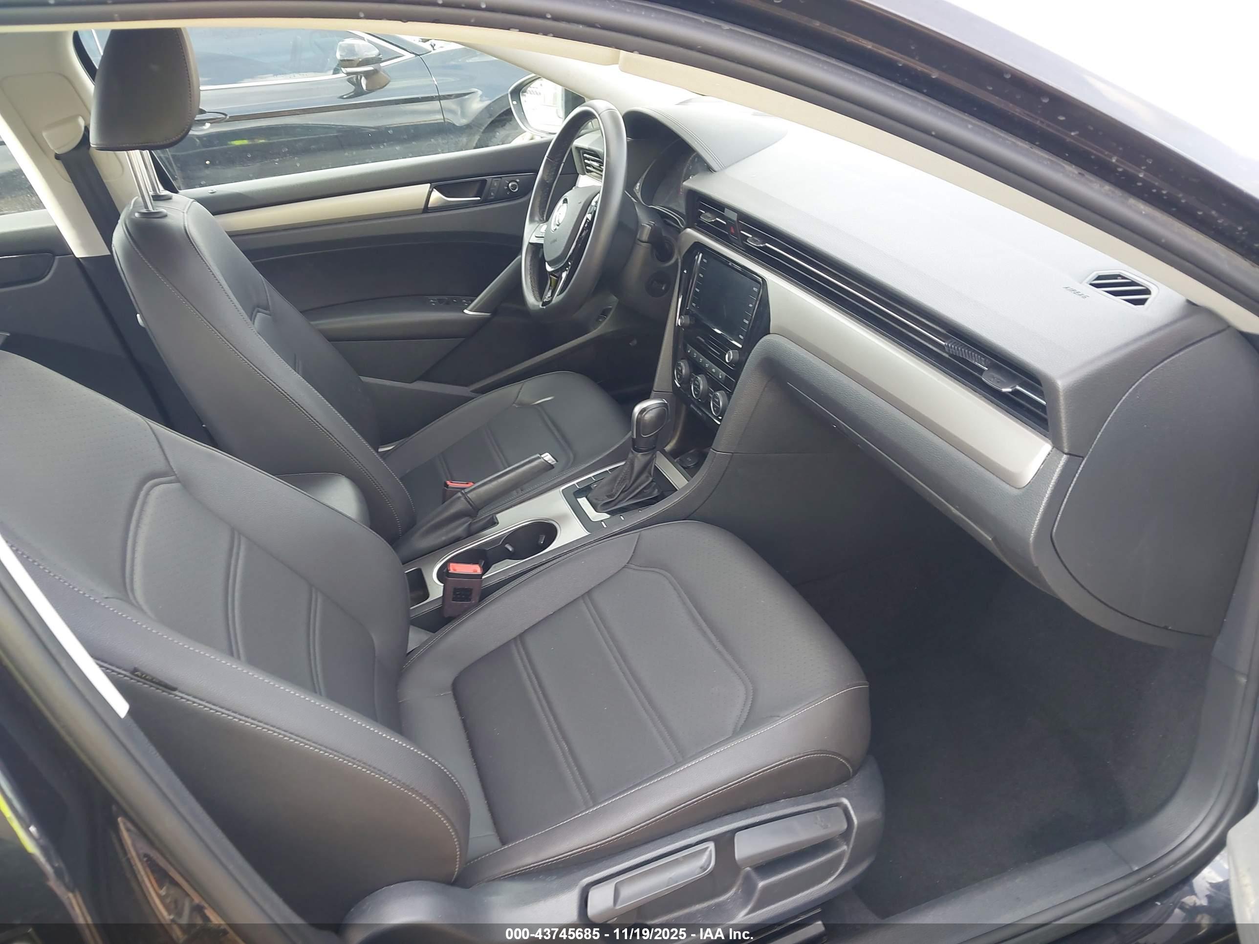 VOLKSWAGEN PASSAT image 5