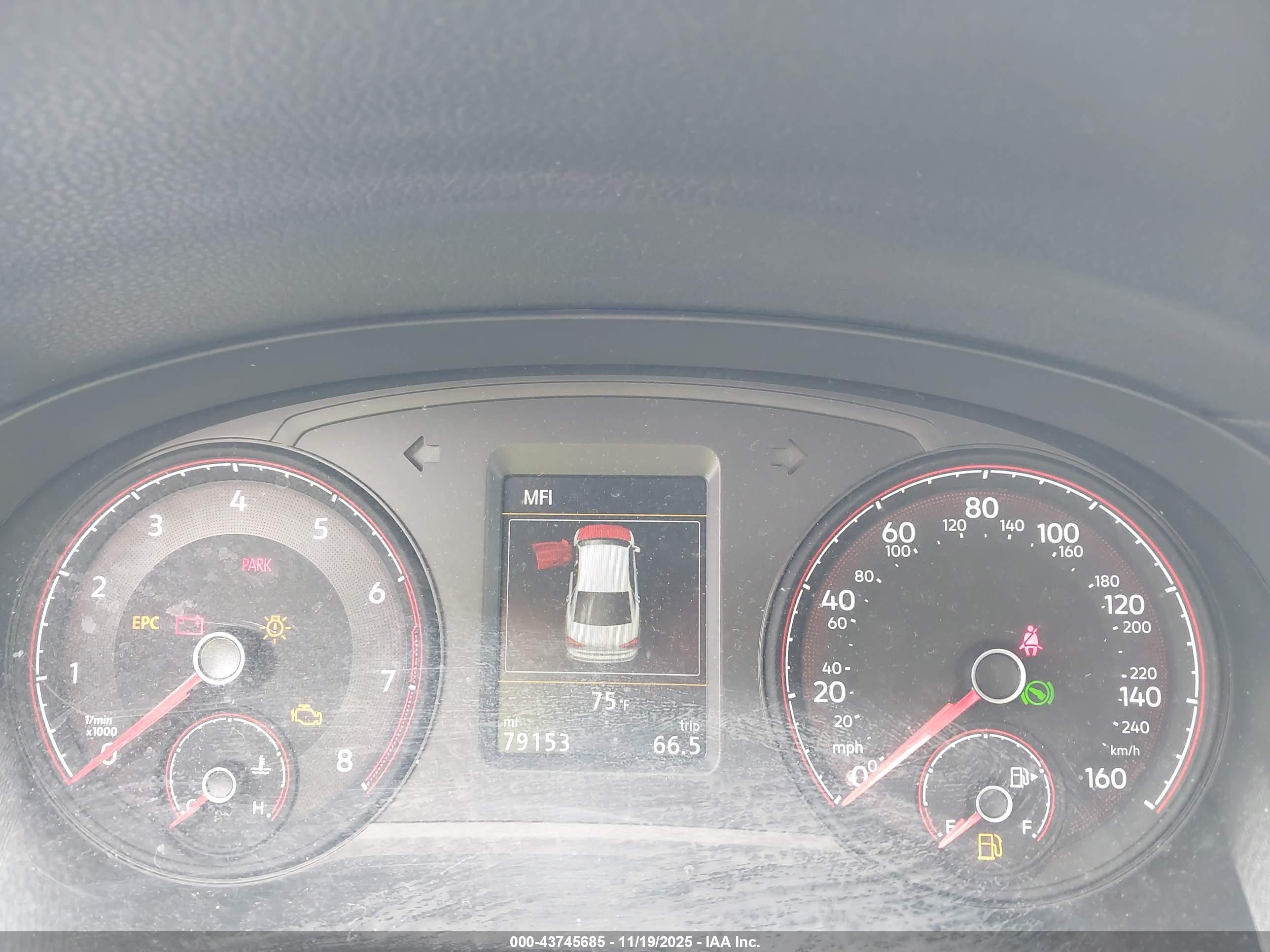 VOLKSWAGEN PASSAT image 7
