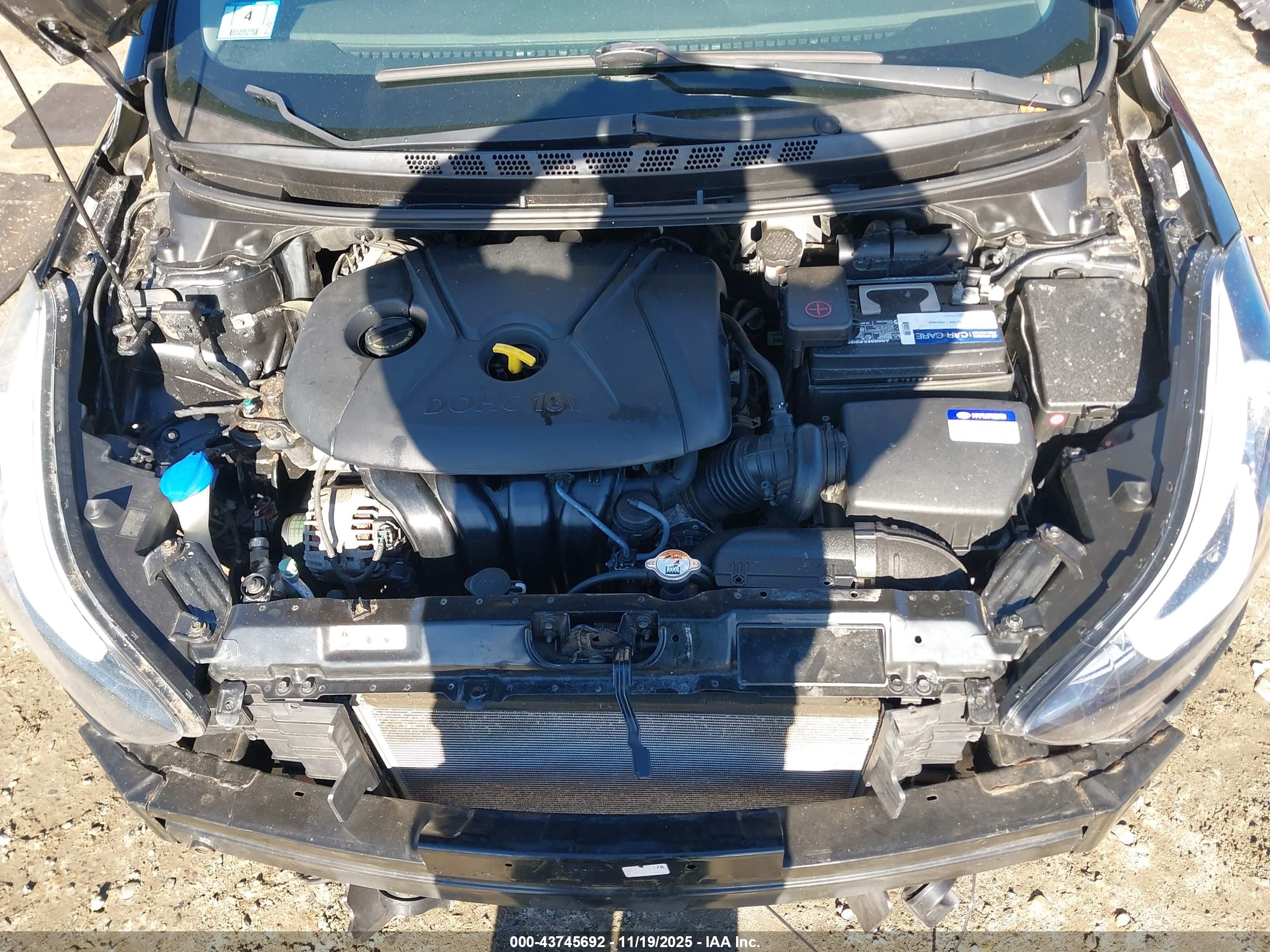 HYUNDAI ELANTRA image 10