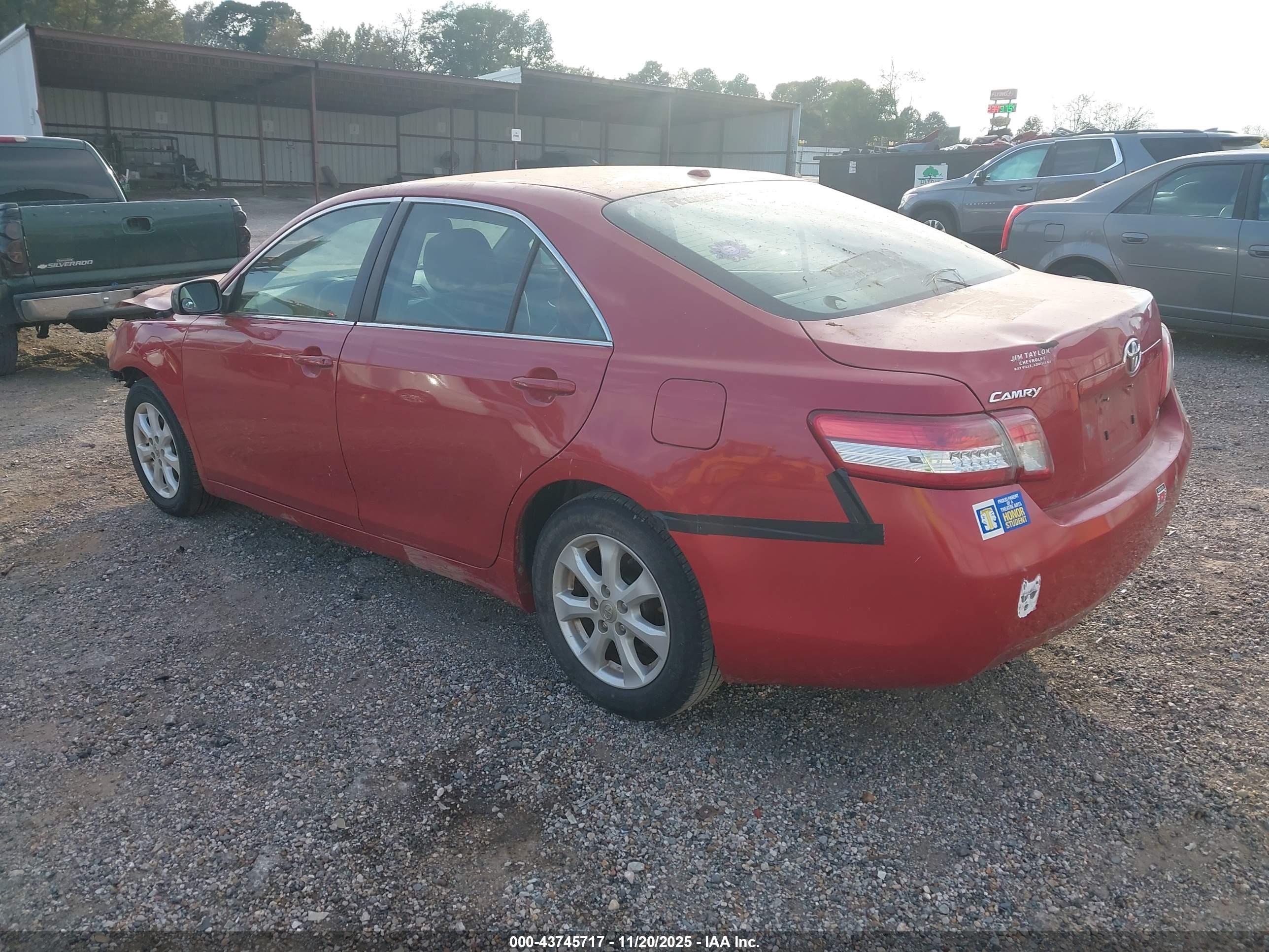 TOYOTA CAMRY image 3