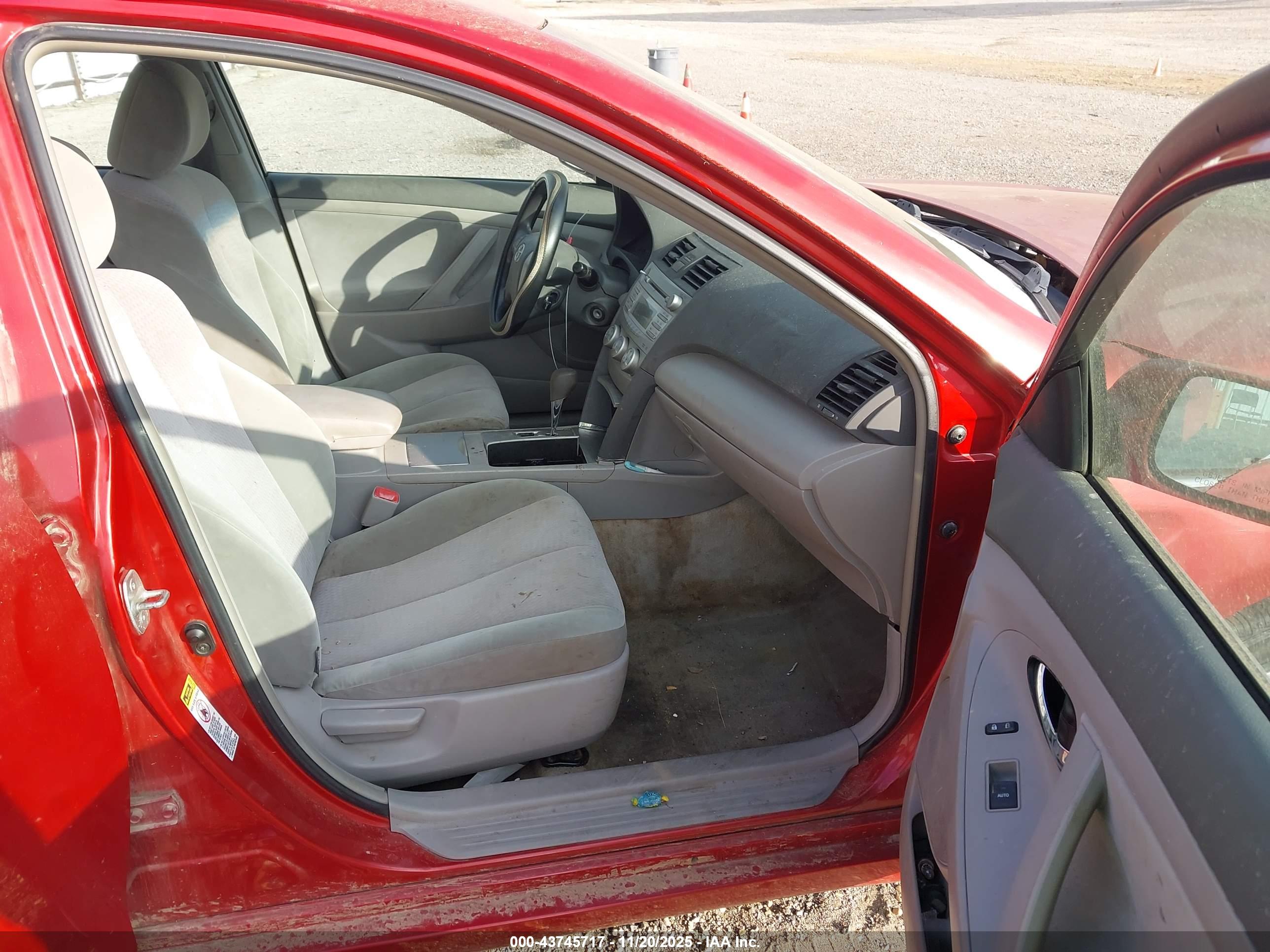 TOYOTA CAMRY image 5