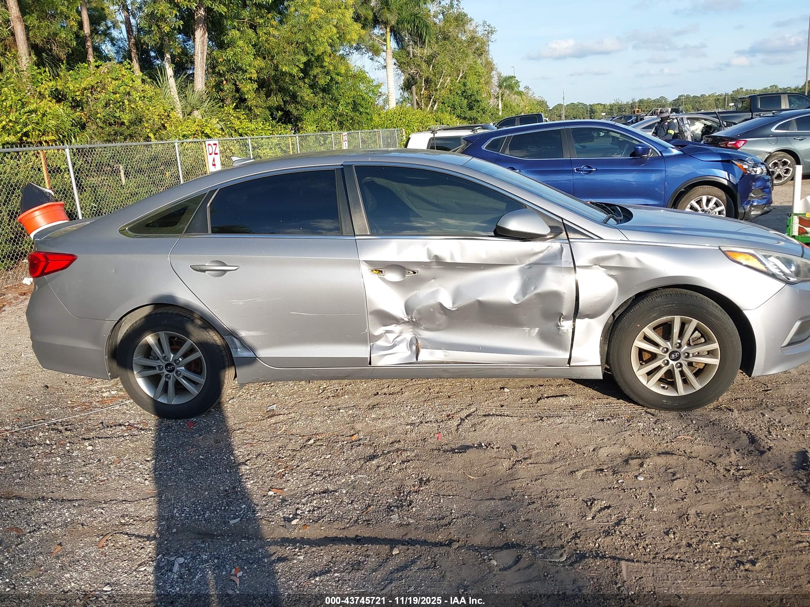 HYUNDAI SONATA image 6