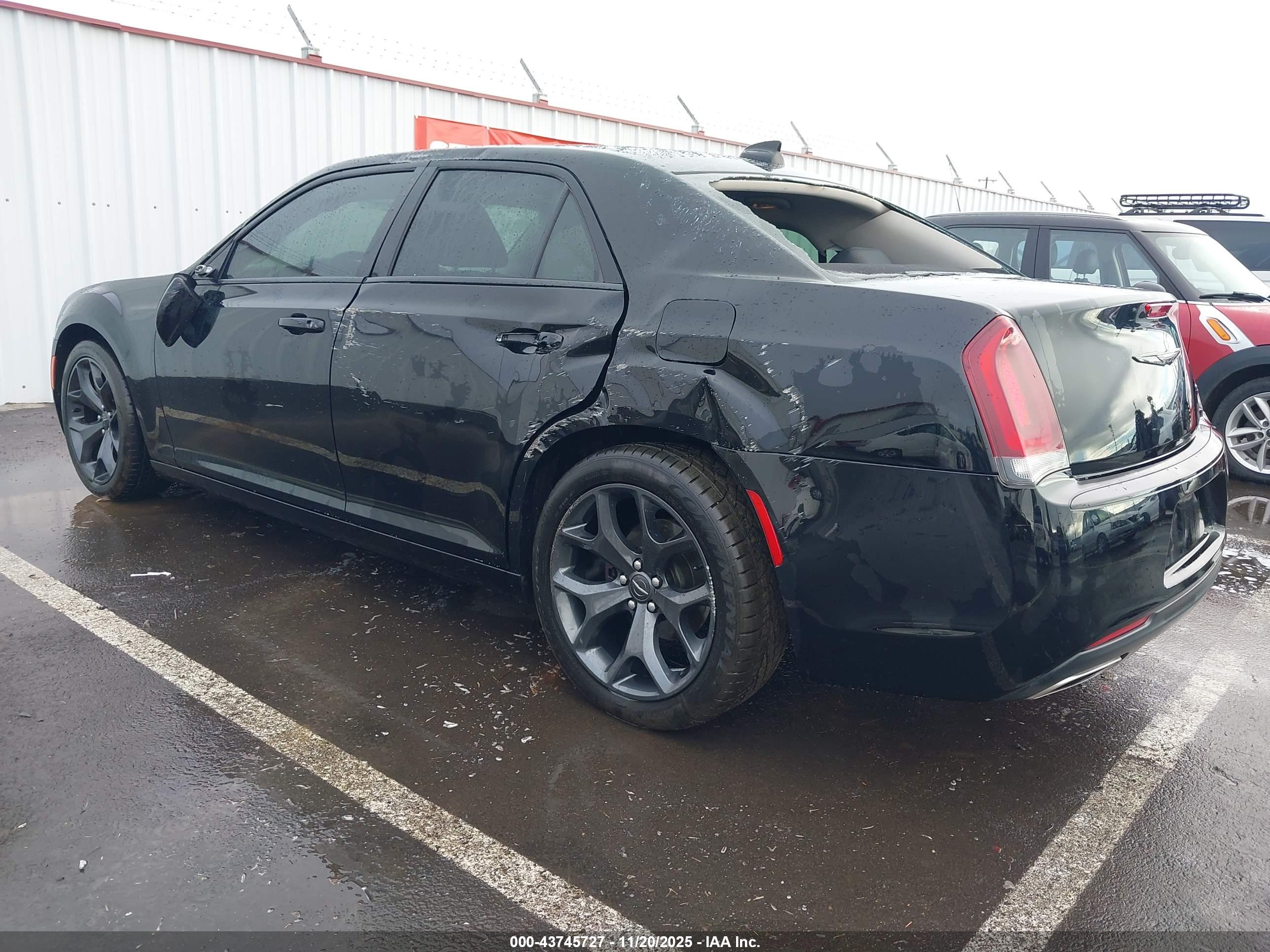 CHRYSLER 300 image 3