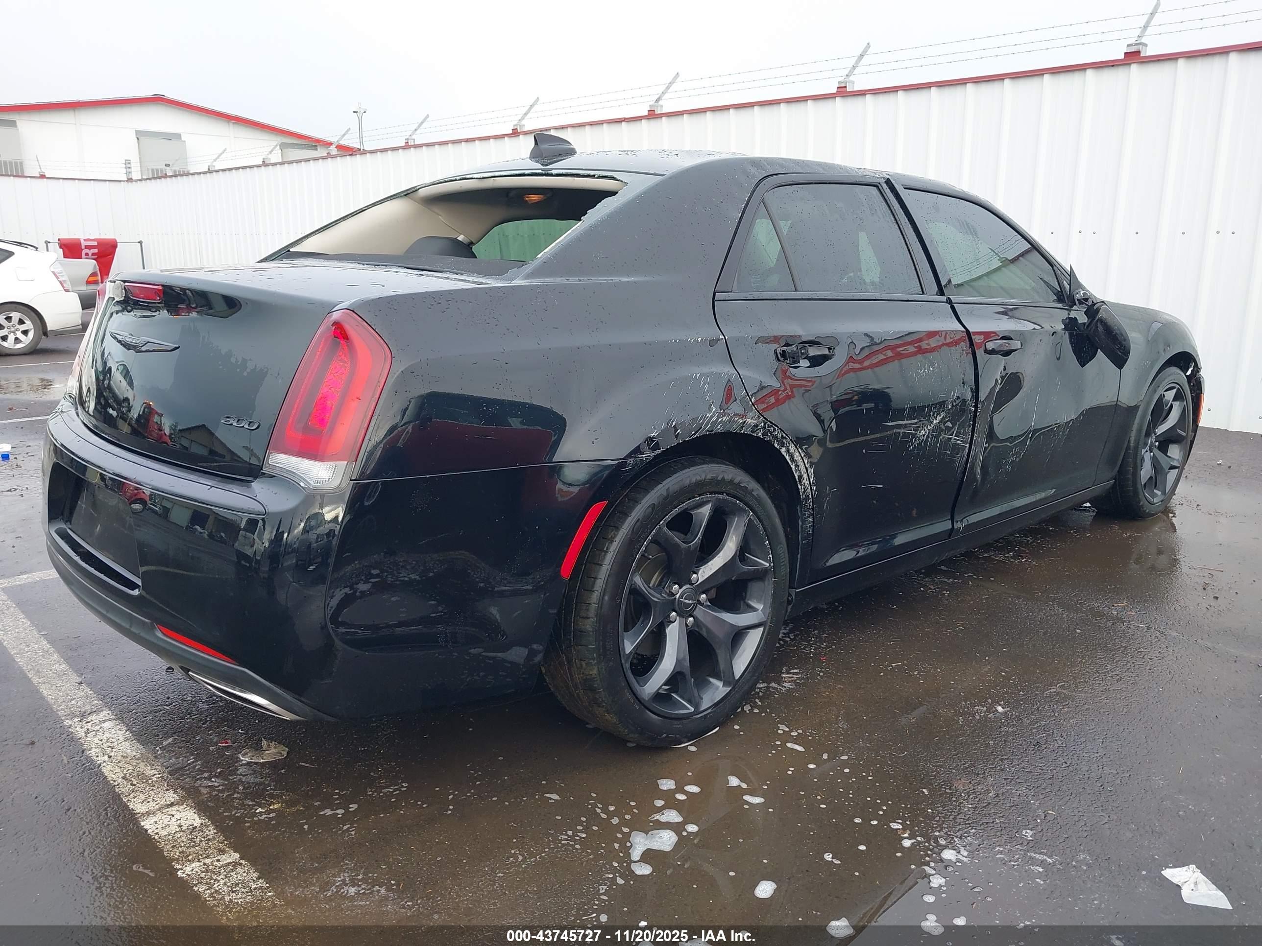 CHRYSLER 300 image 4