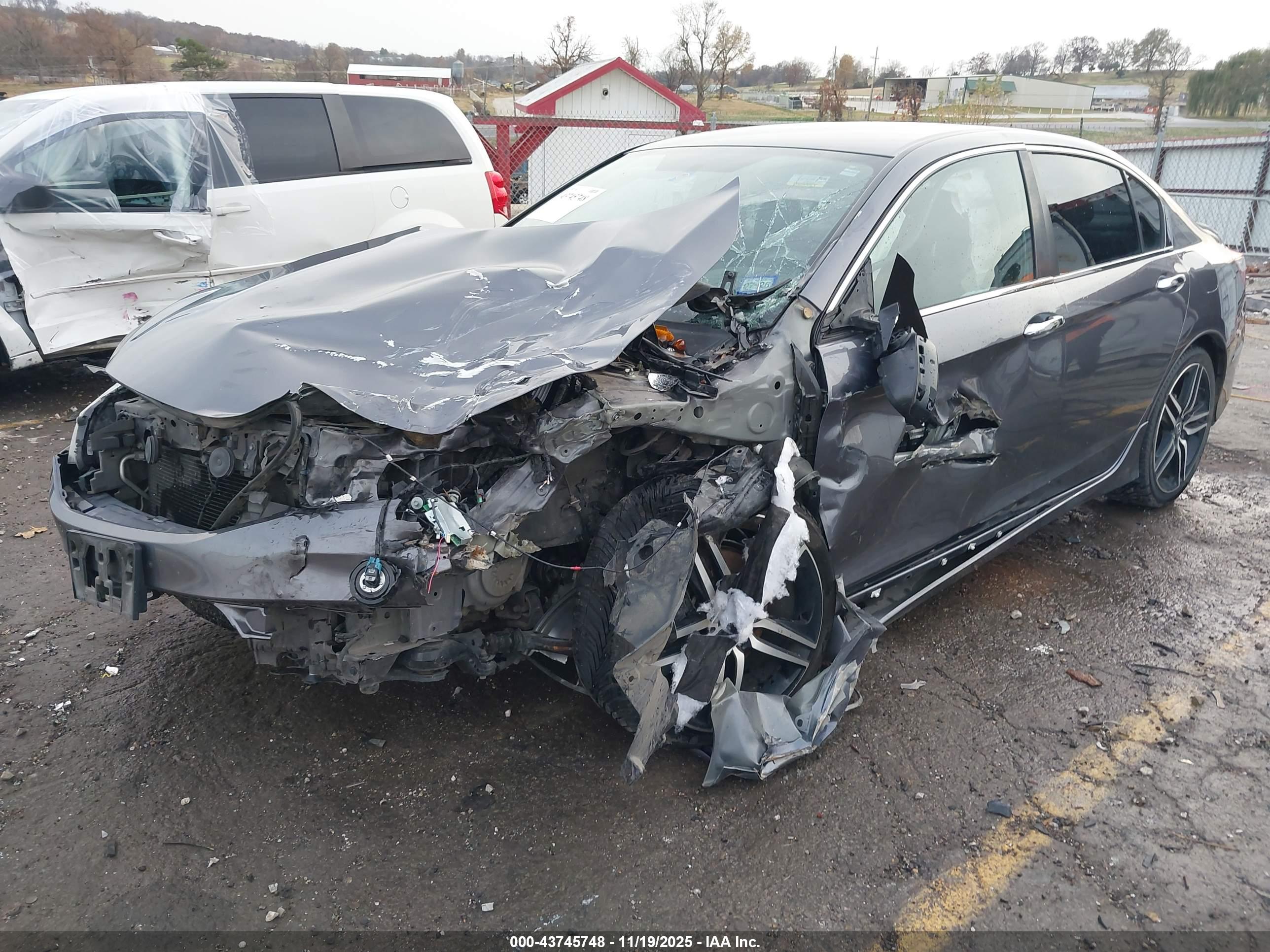 HONDA ACCORD image 2