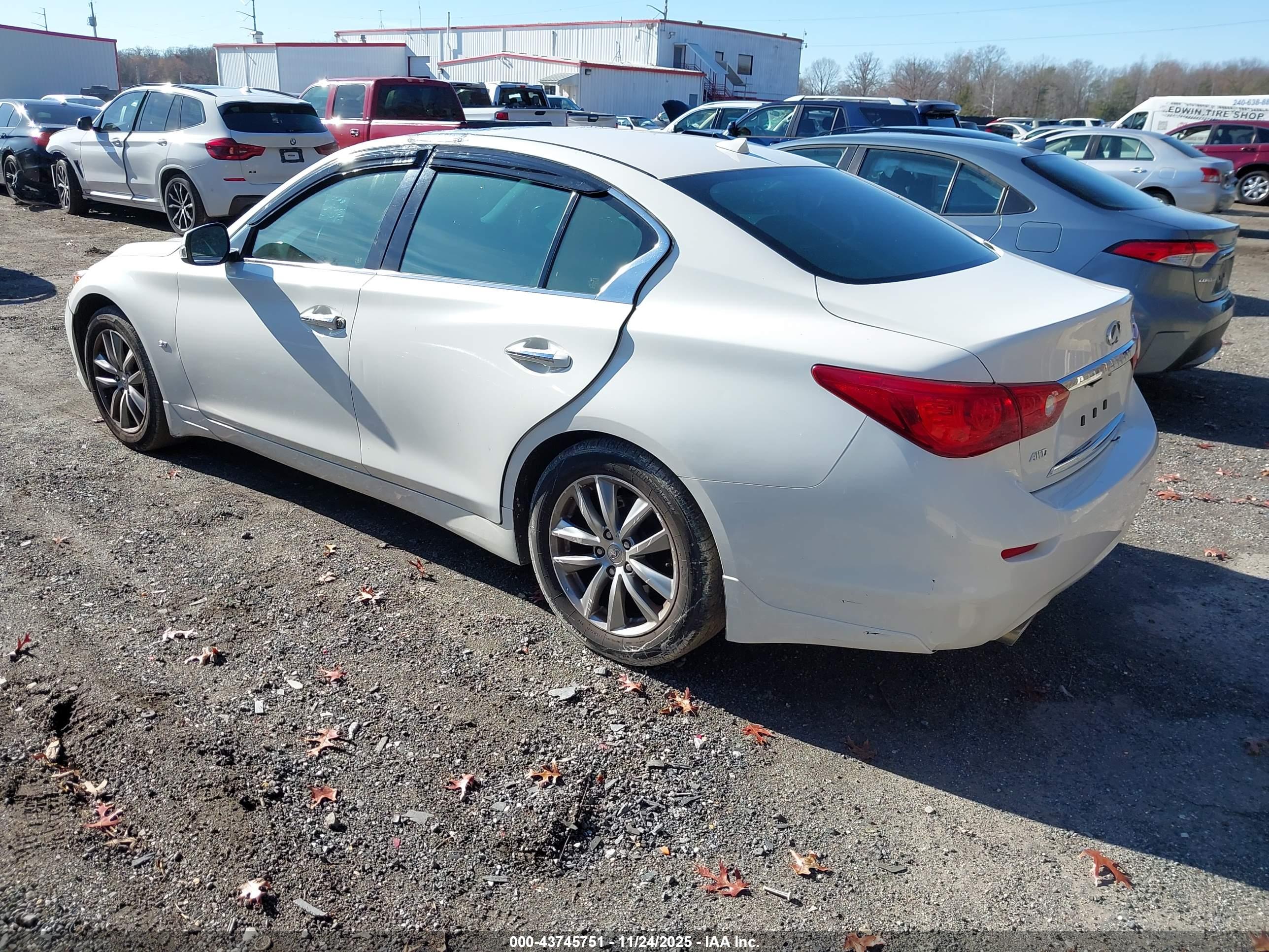 INFINITI Q50 image 3