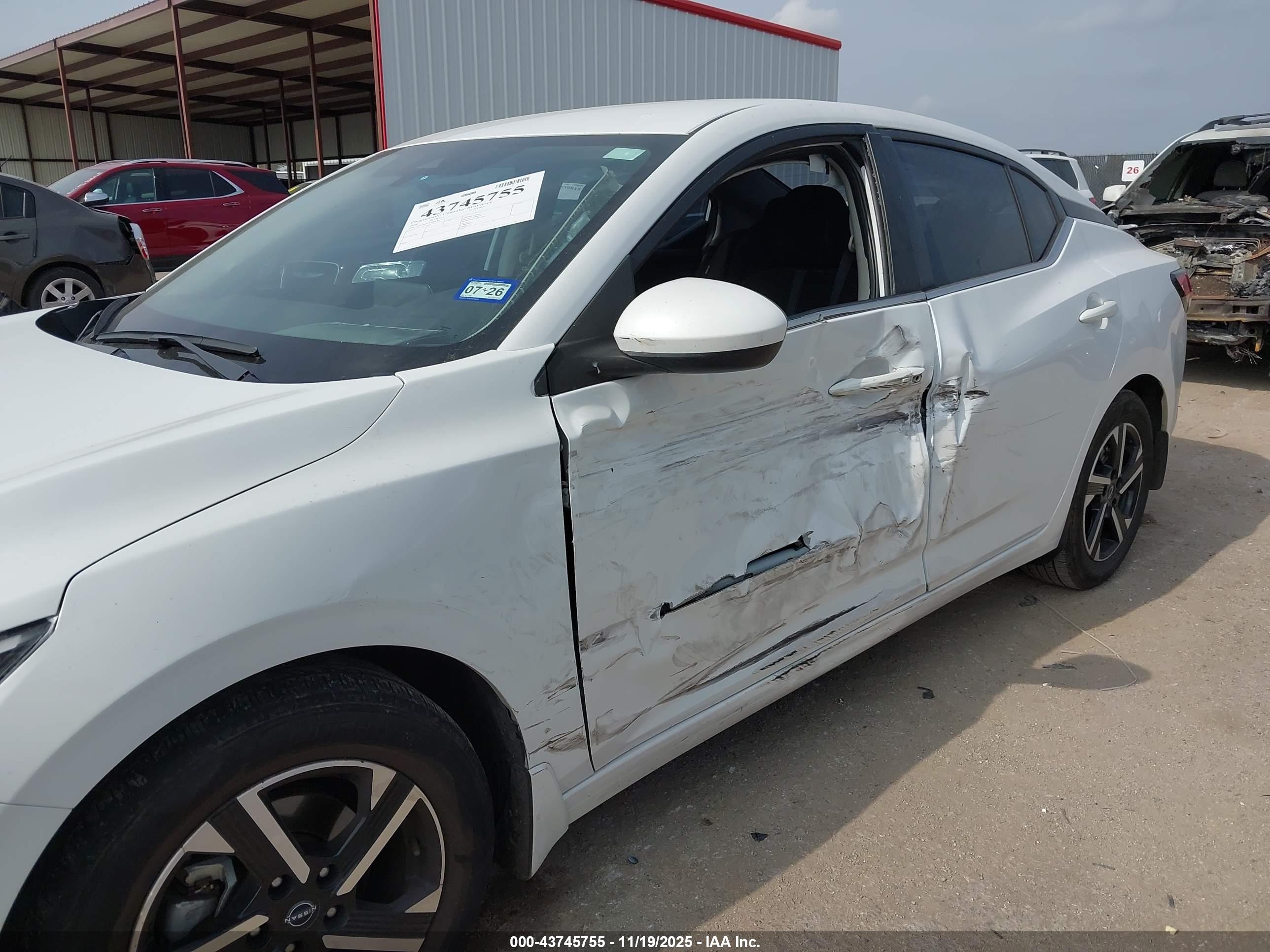 NISSAN SENTRA image 6