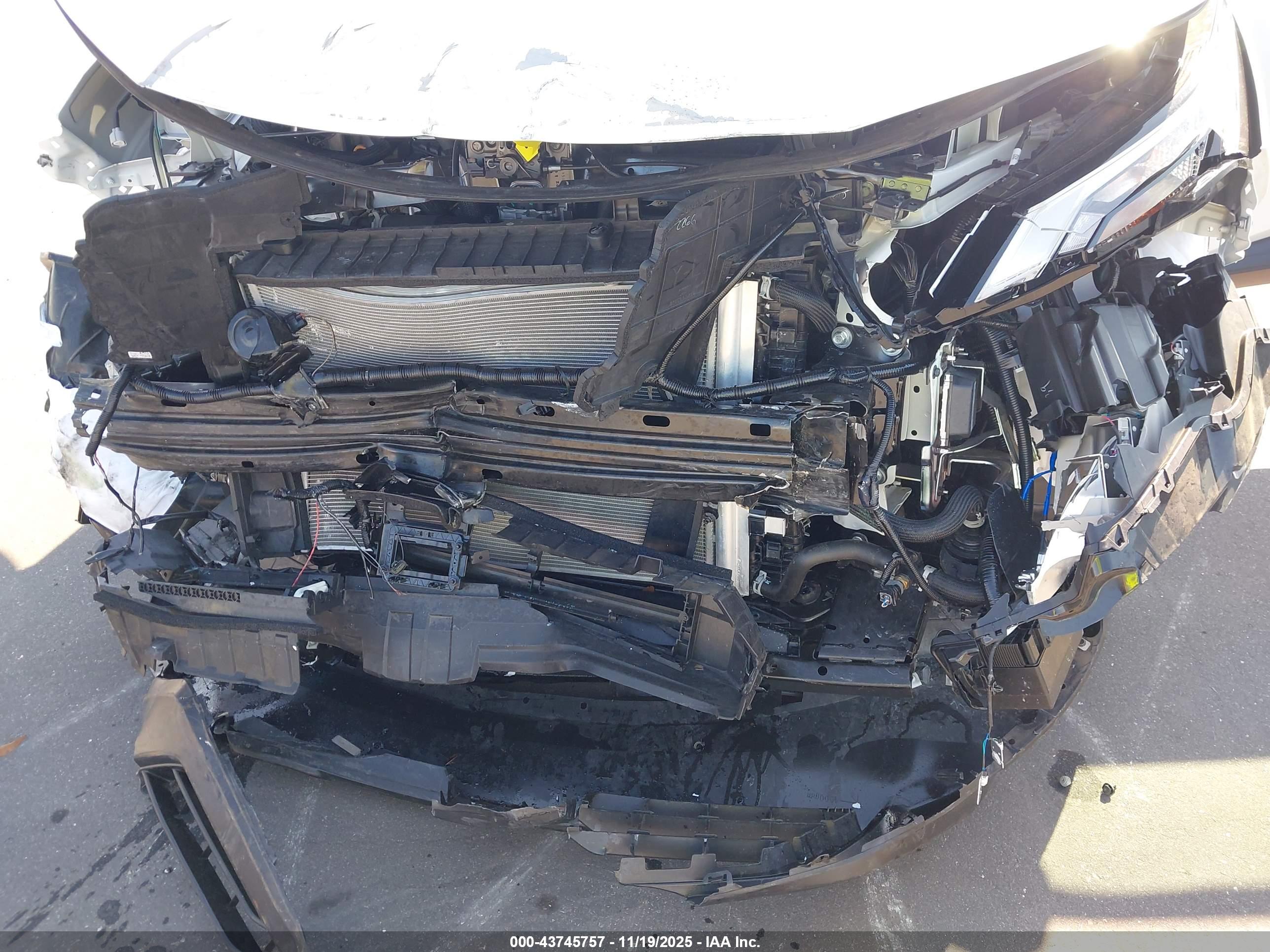 NISSAN ROGUE image 6