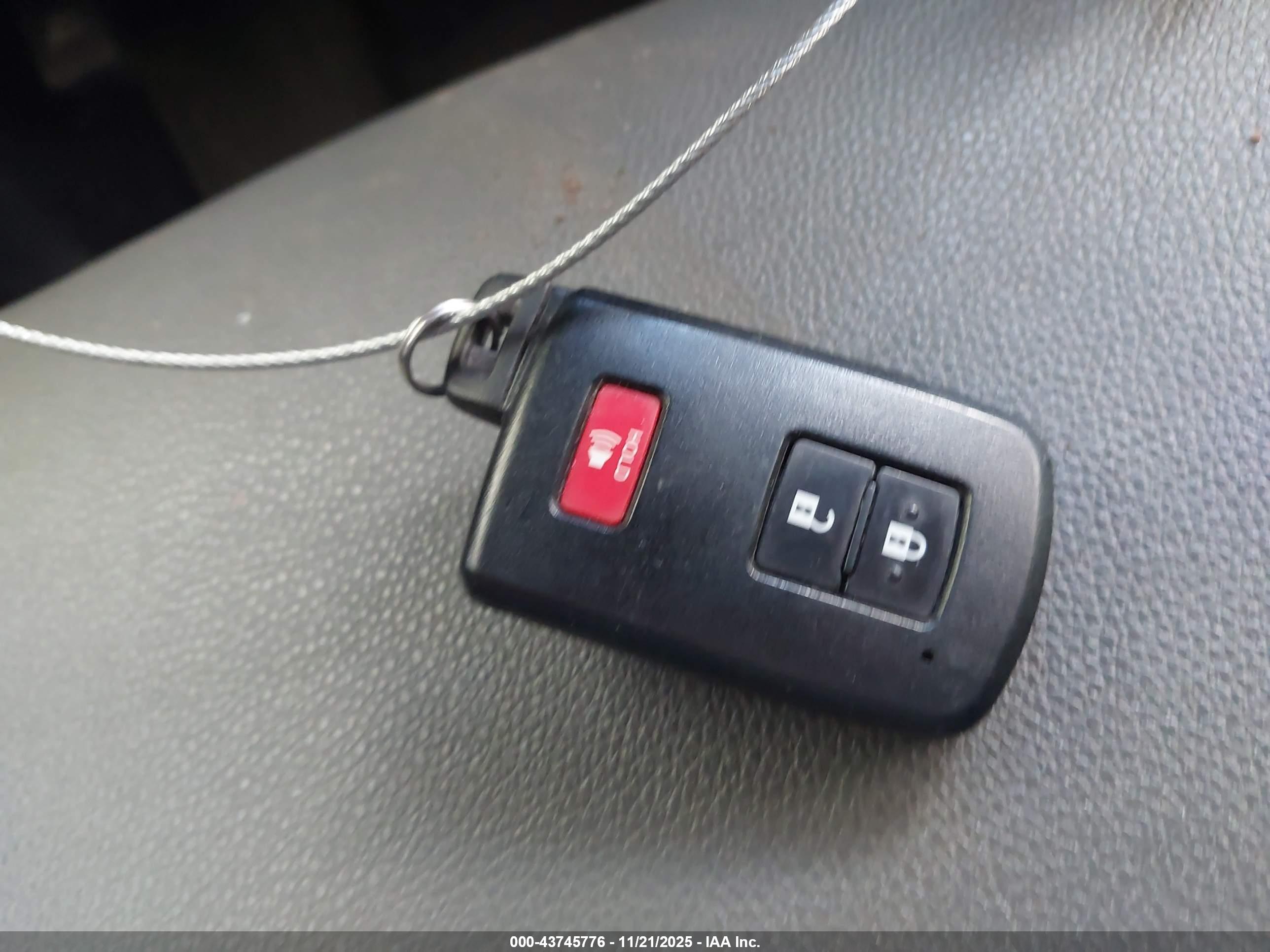 TOYOTA 4RUNNER image 11