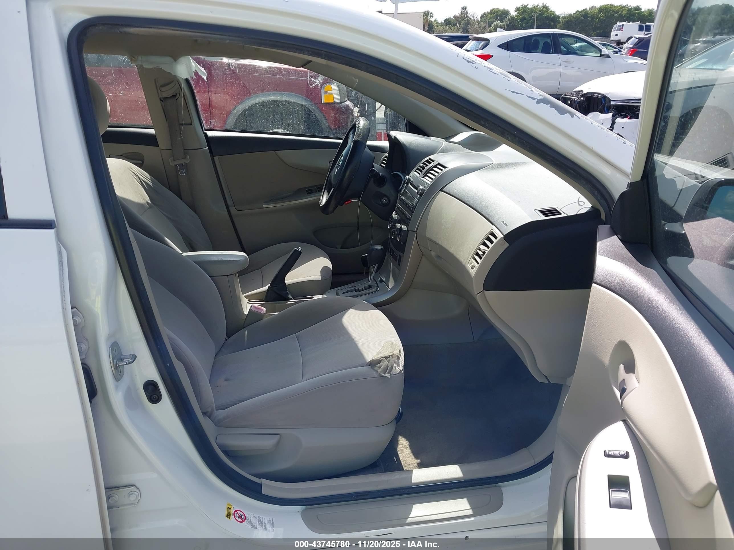 TOYOTA COROLLA image 5