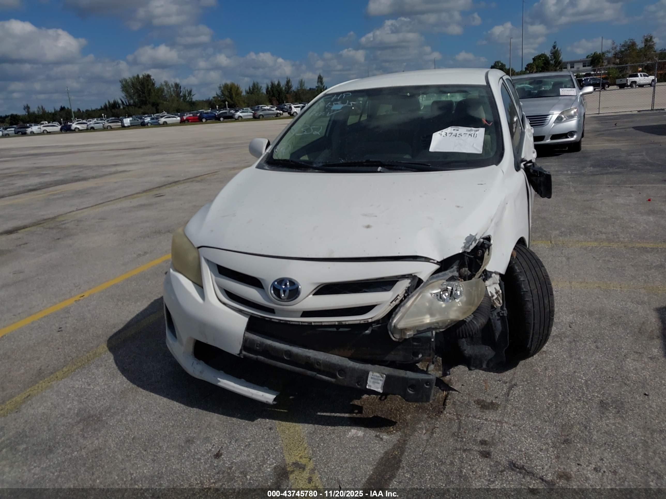 TOYOTA COROLLA image 6