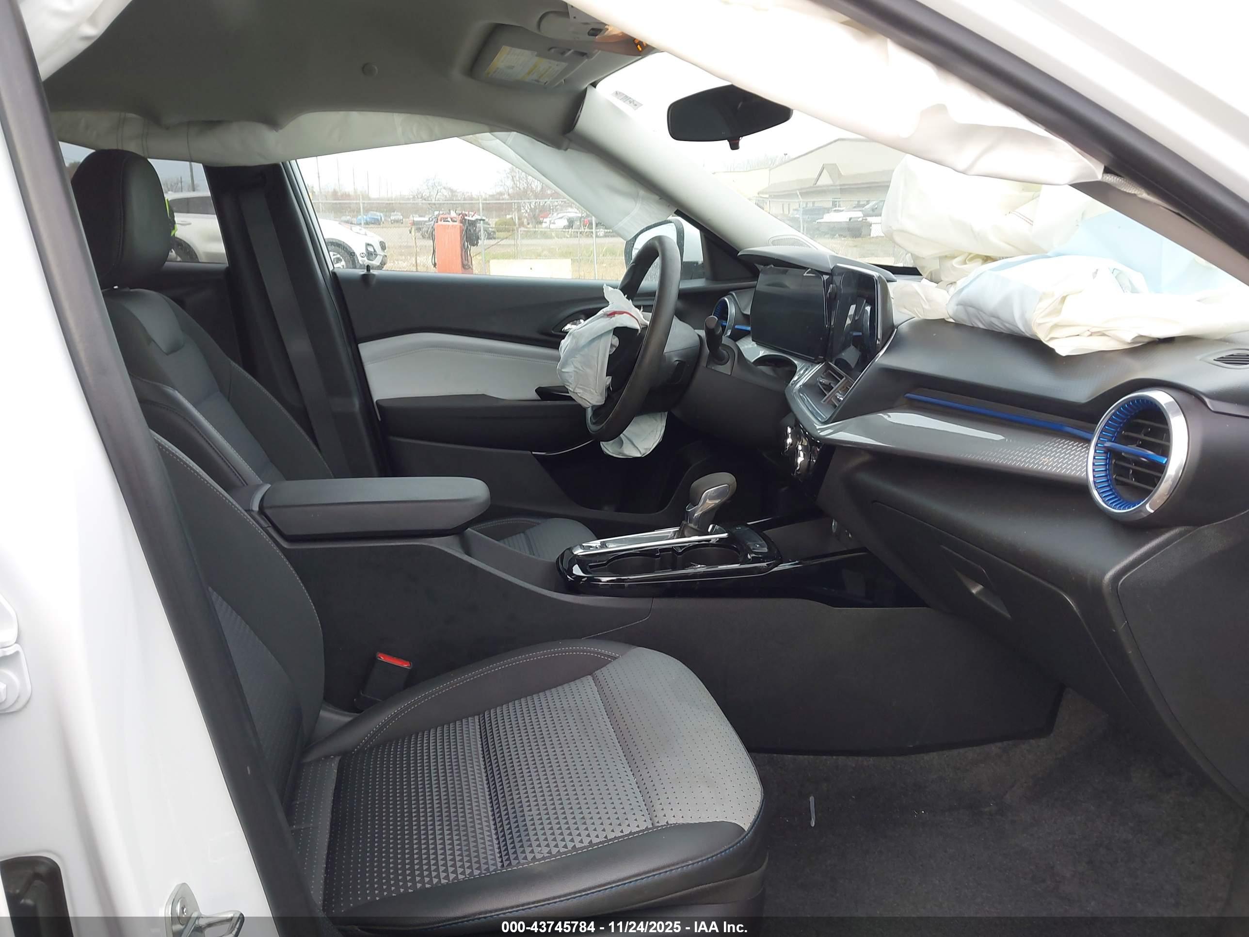 CHEVROLET TRAX image 5