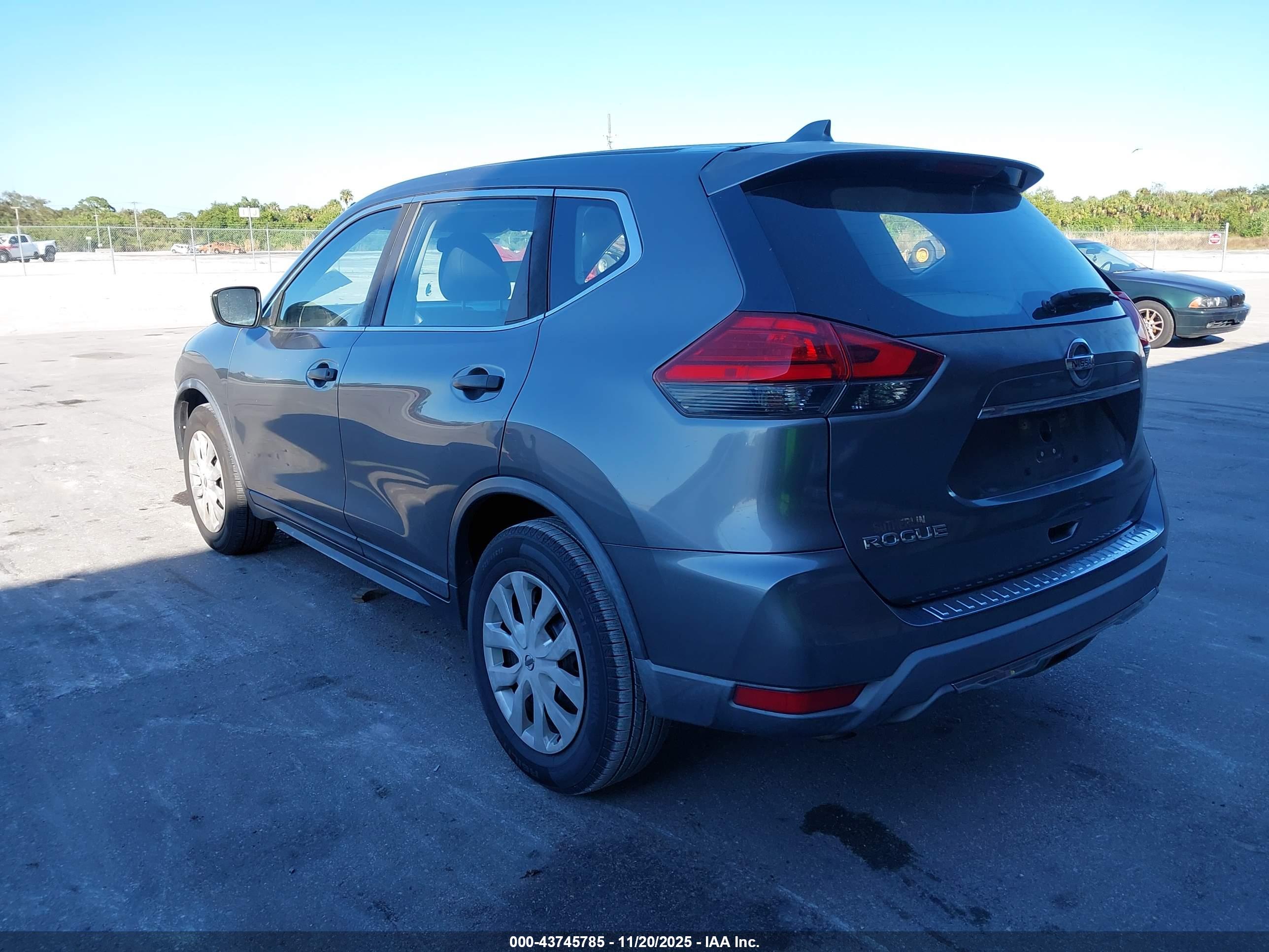 NISSAN ROGUE image 3