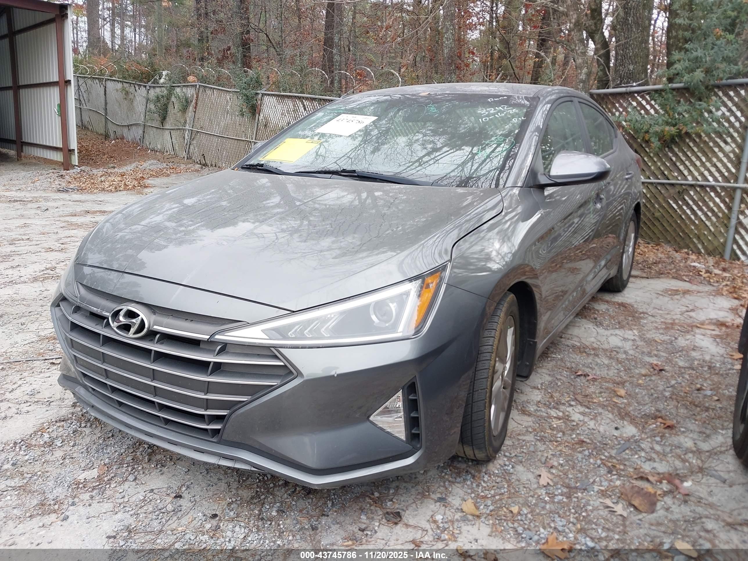 HYUNDAI ELANTRA image 2