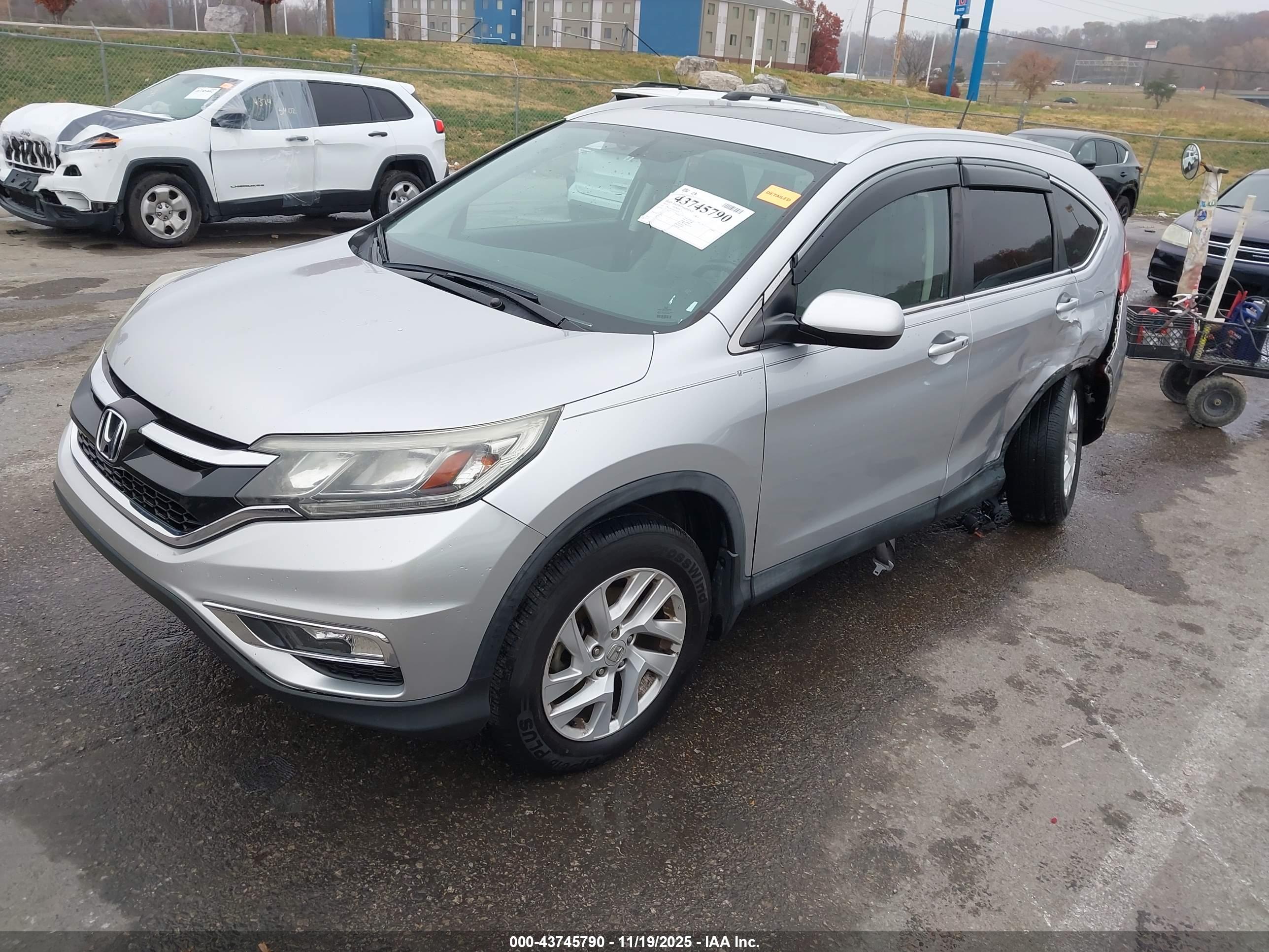 HONDA CR-V image 2
