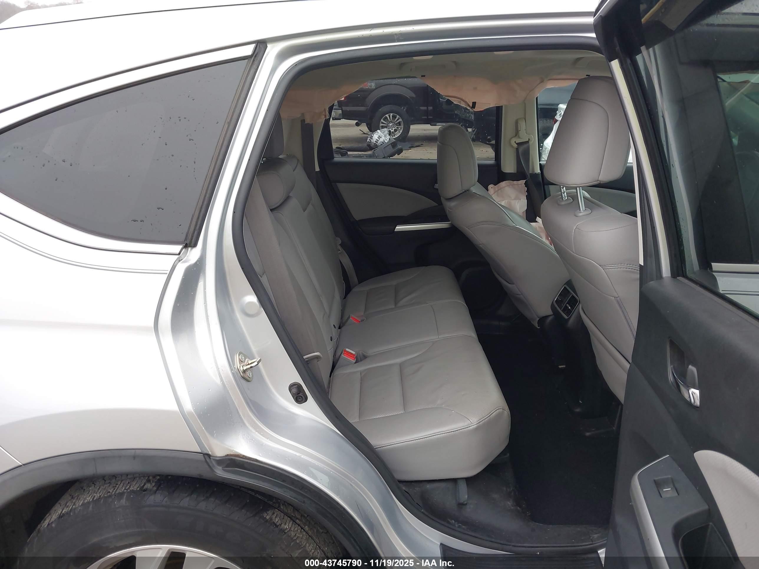 HONDA CR-V image 8
