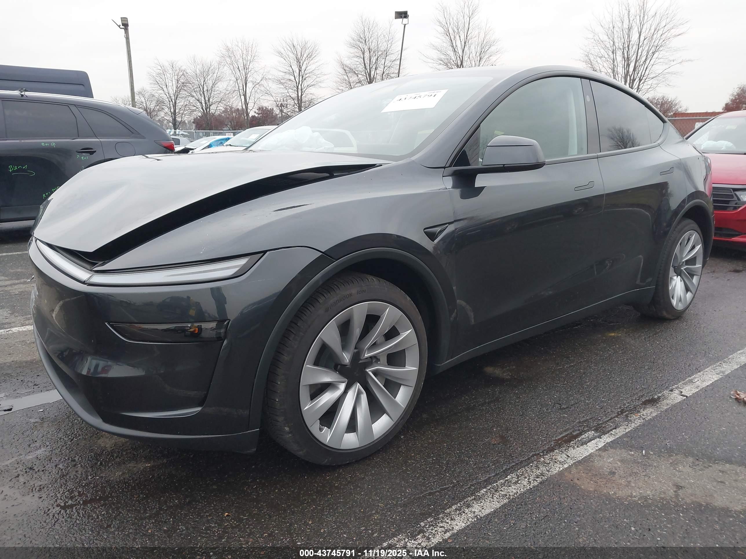 TESLA MODEL image 2