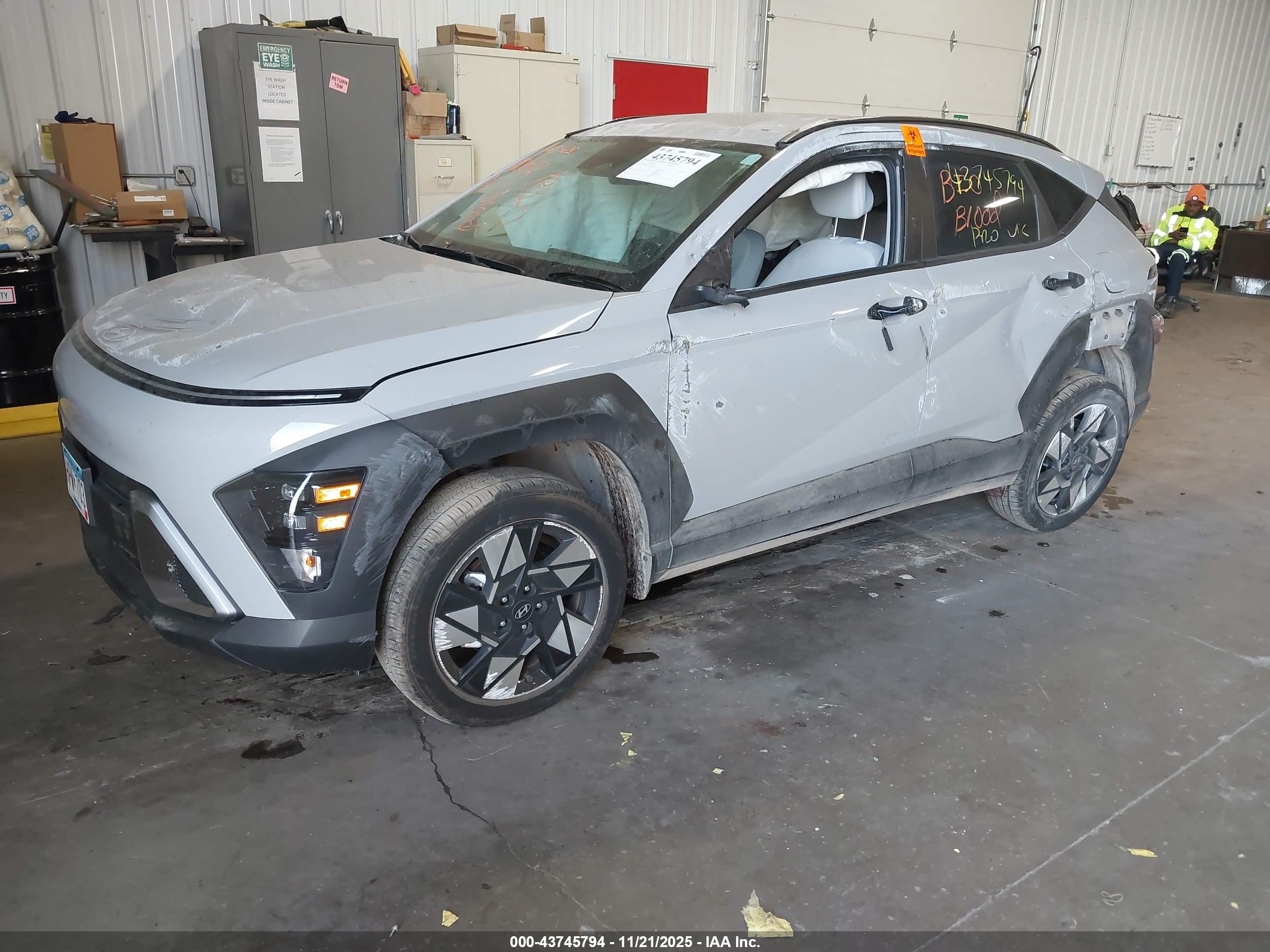 HYUNDAI KONA image 2