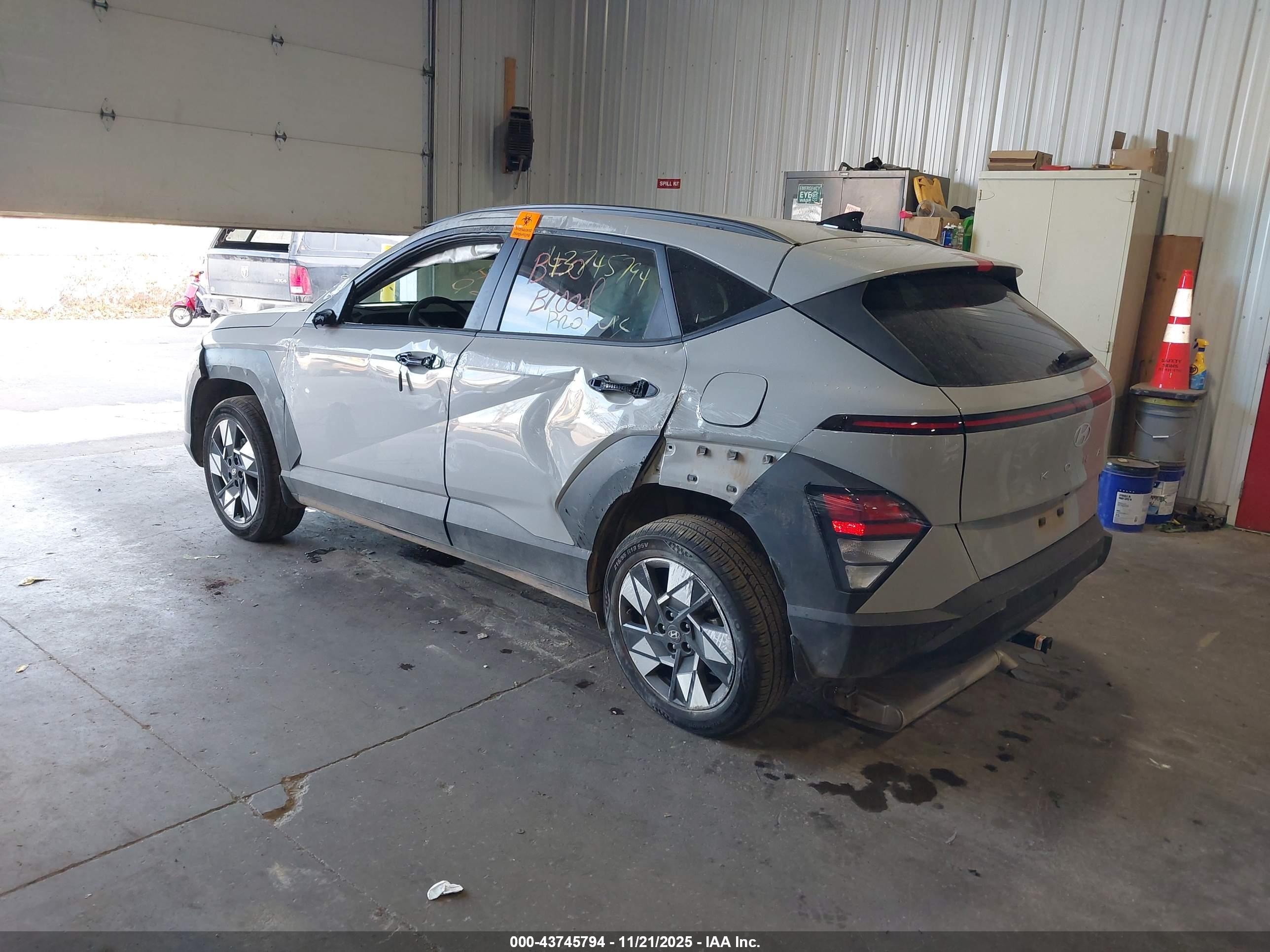 HYUNDAI KONA image 3