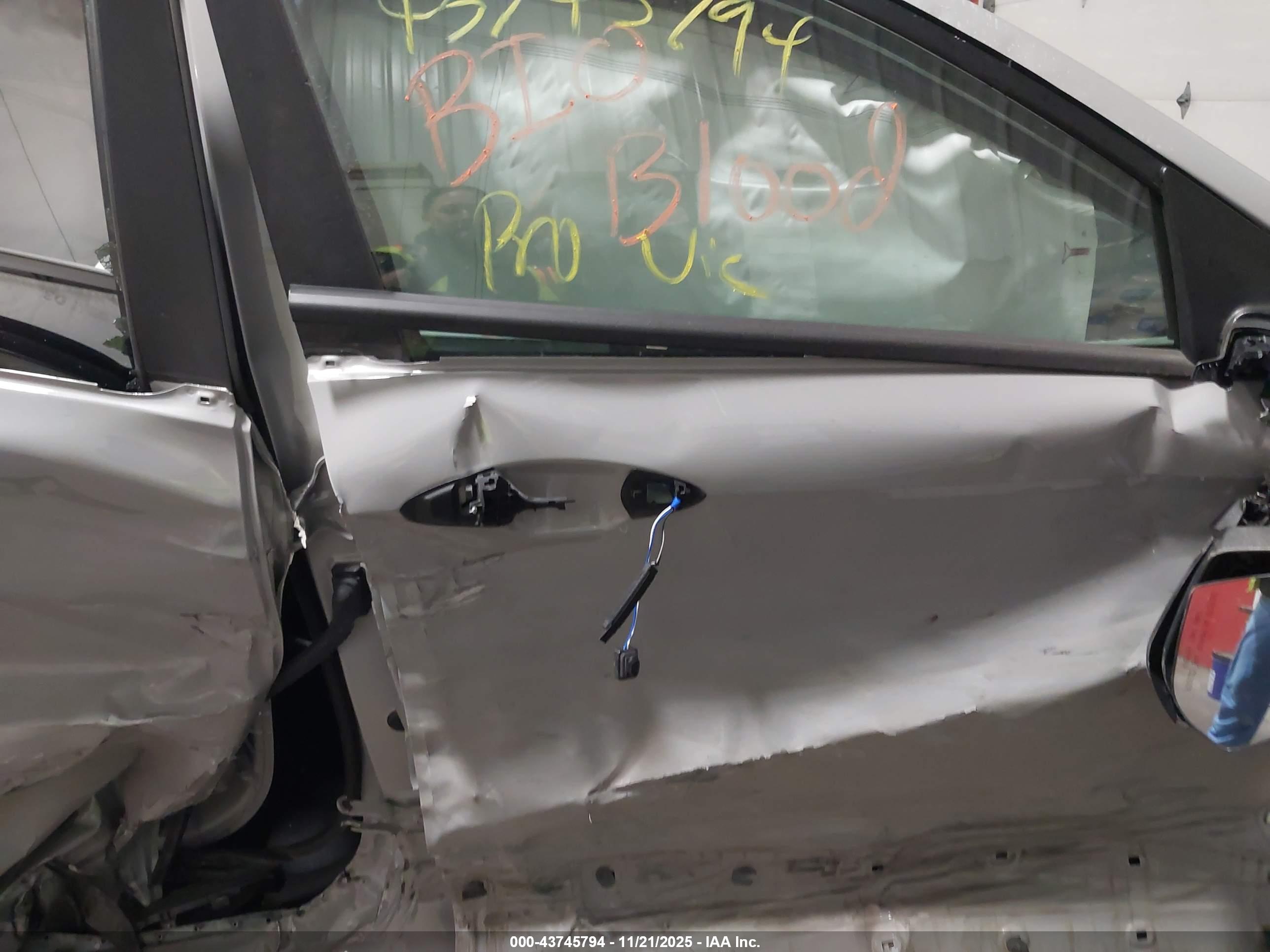 HYUNDAI KONA image 5