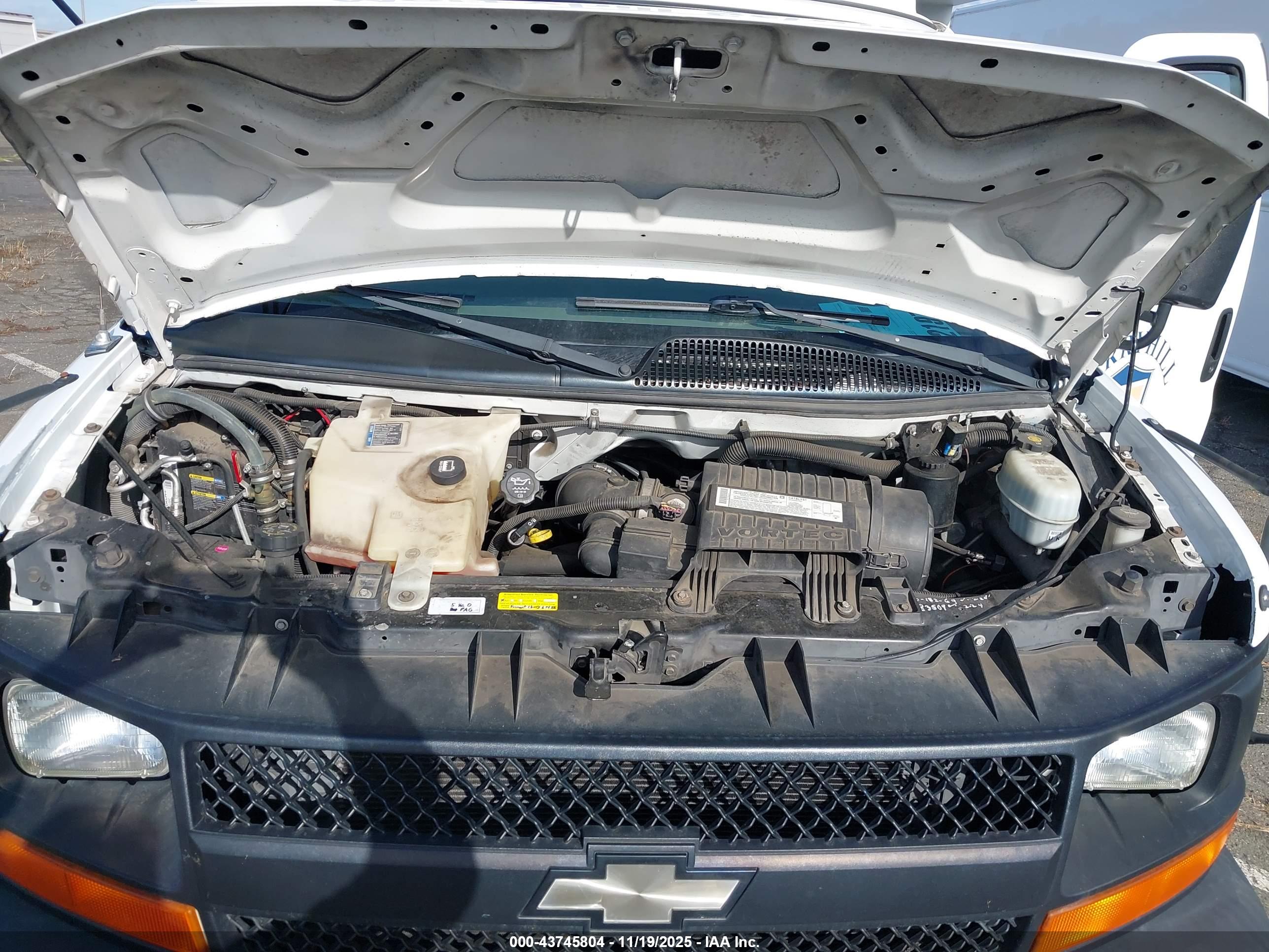 CHEVROLET EXPRESS image 10