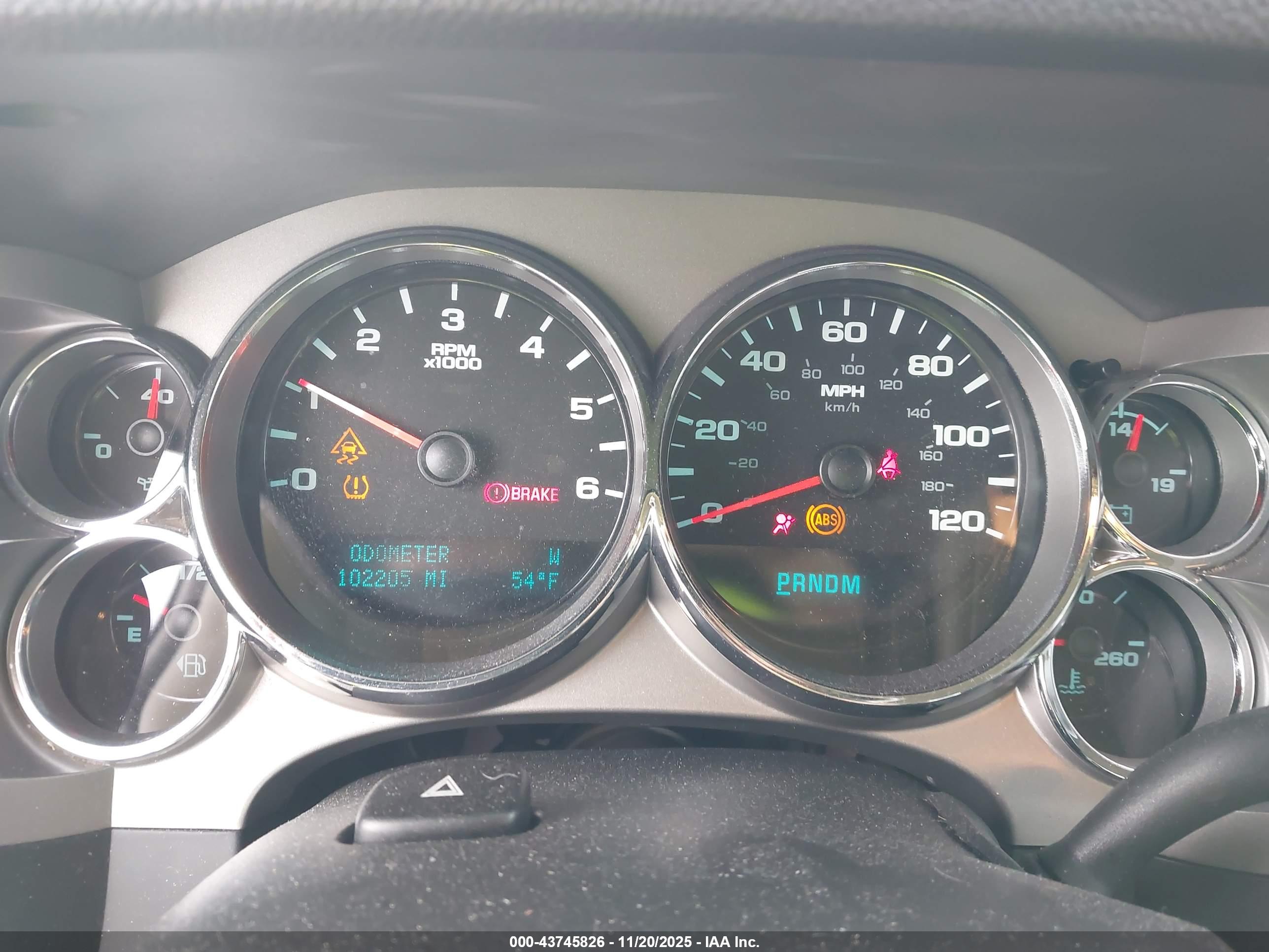 CHEVROLET SILVERADO image 7