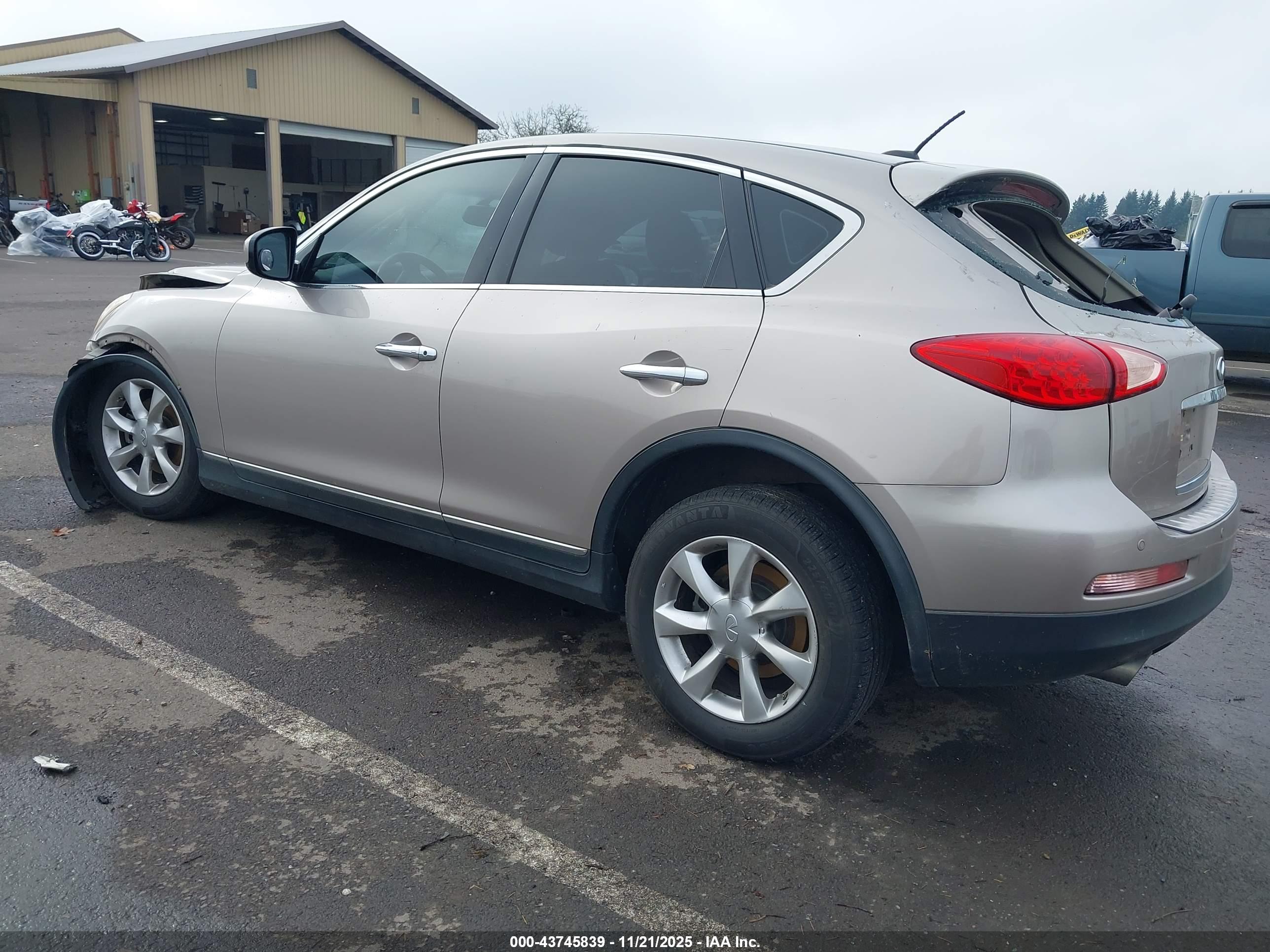 INFINITI EX35 image 3