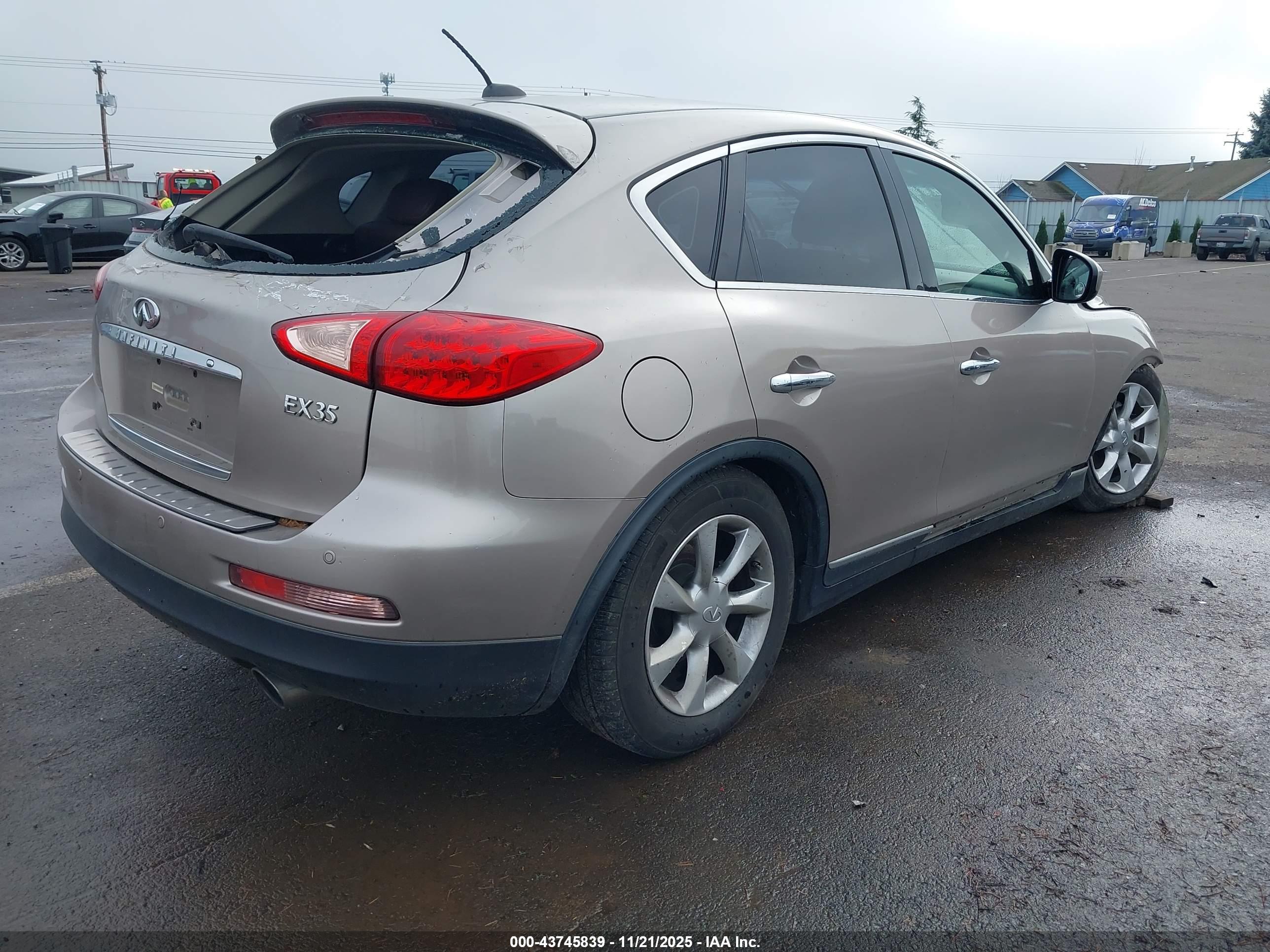 INFINITI EX35 image 4