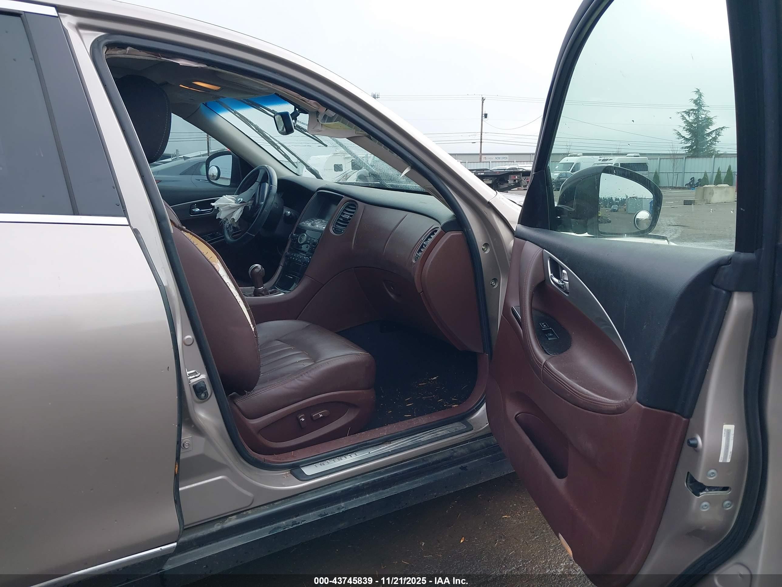 INFINITI EX35 image 5