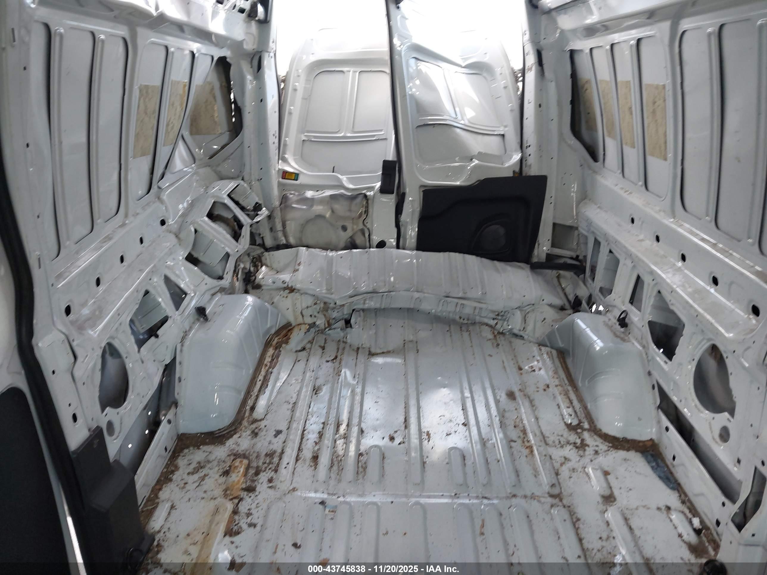 FORD TRANSIT-350 image 8