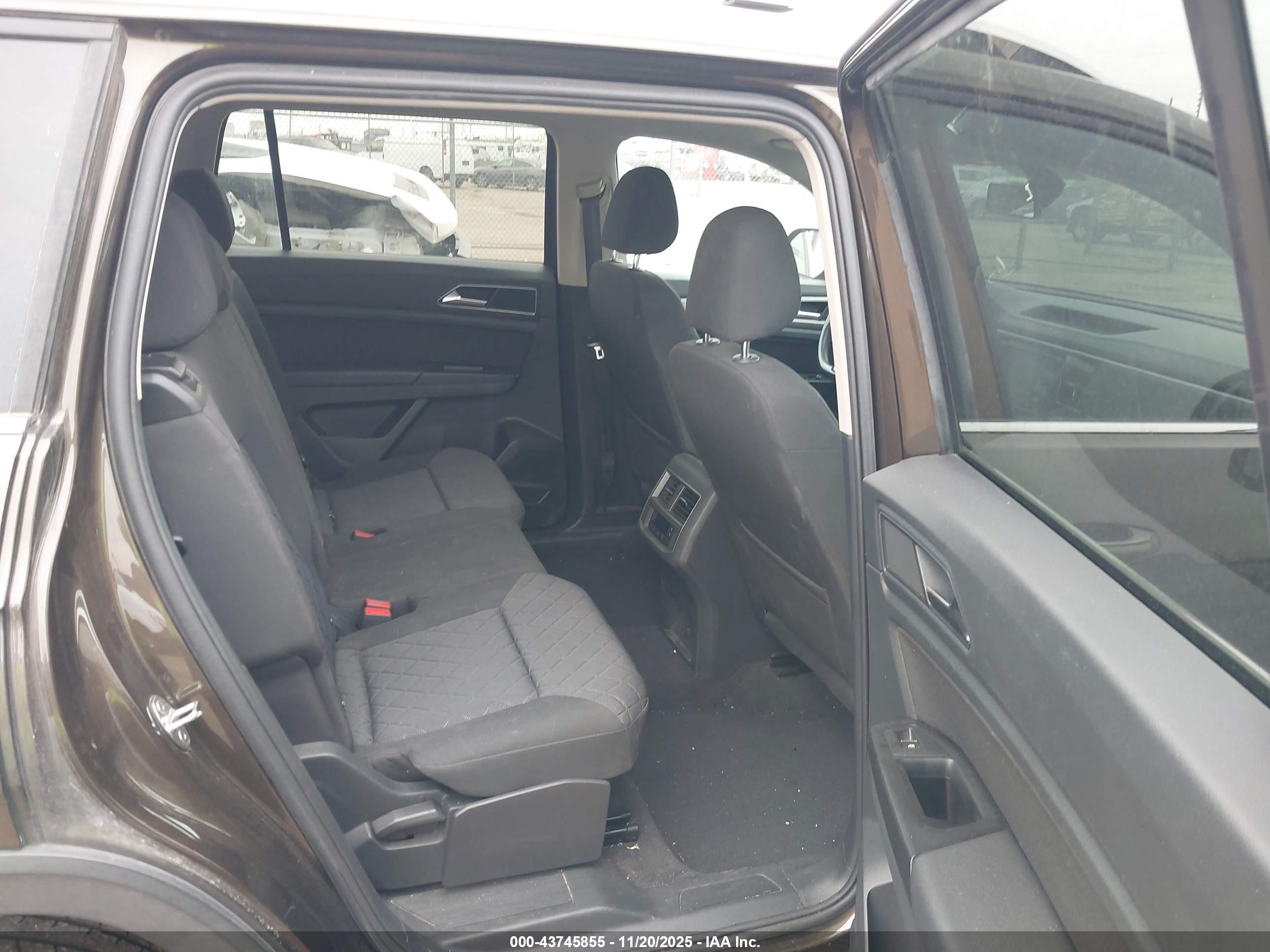 VOLKSWAGEN ATLAS image 8