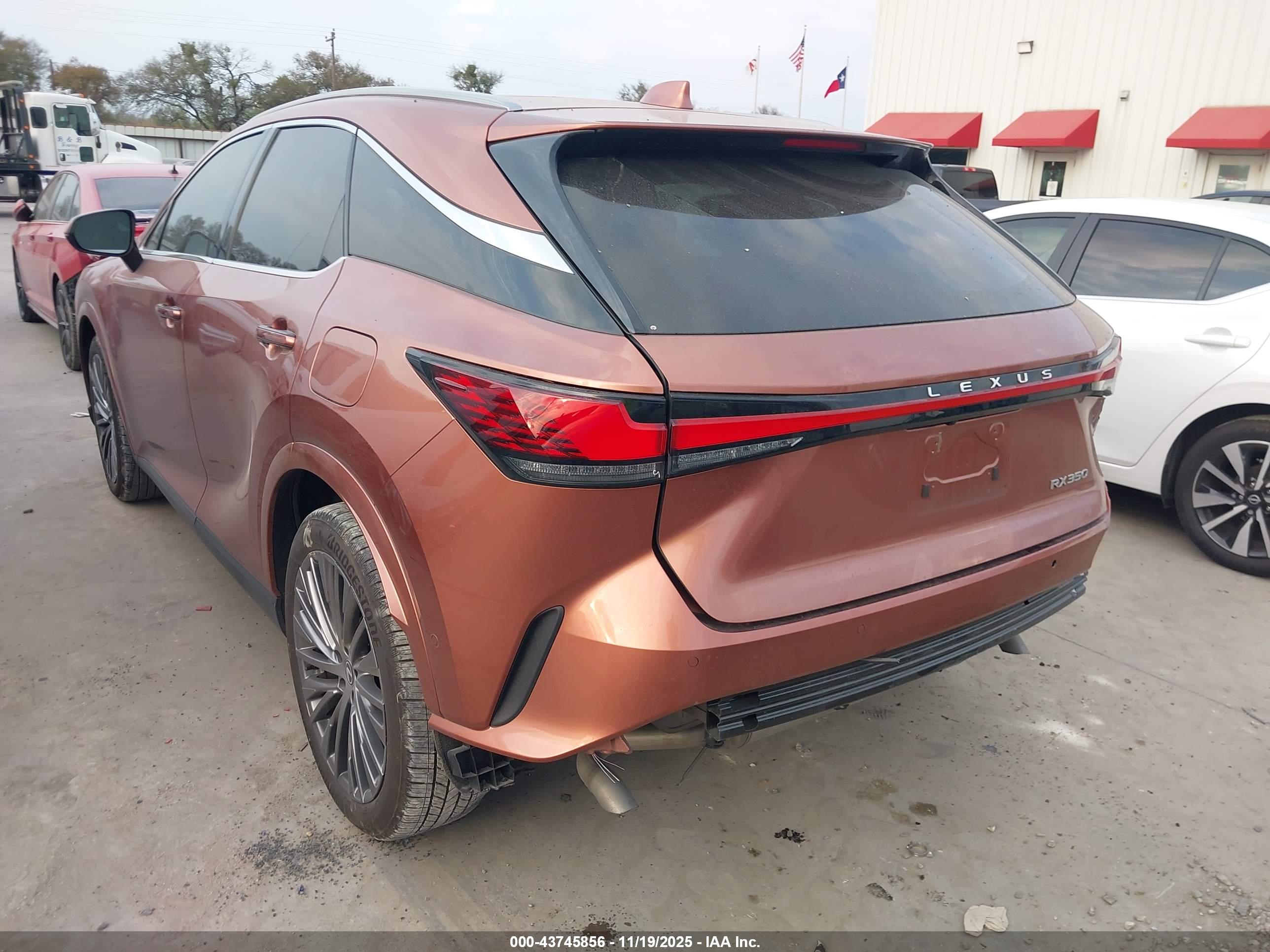 LEXUS RX image 3