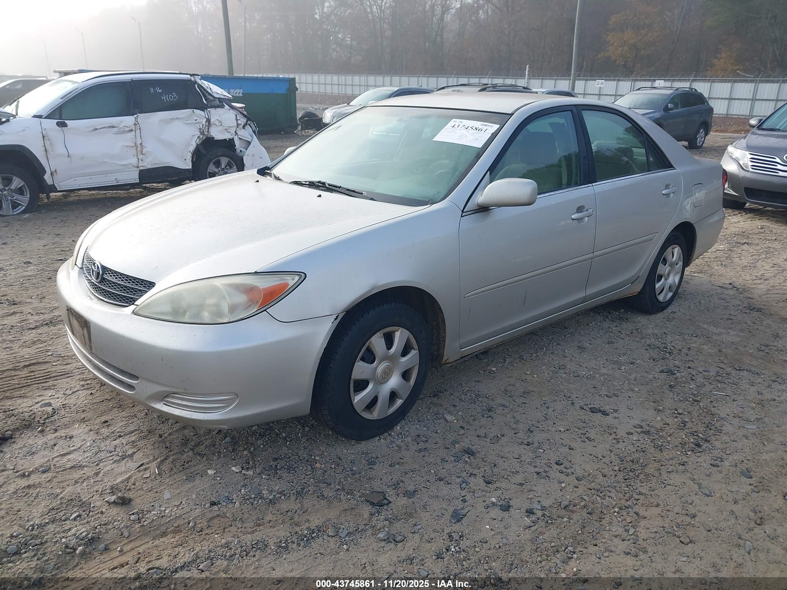 TOYOTA CAMRY image 2