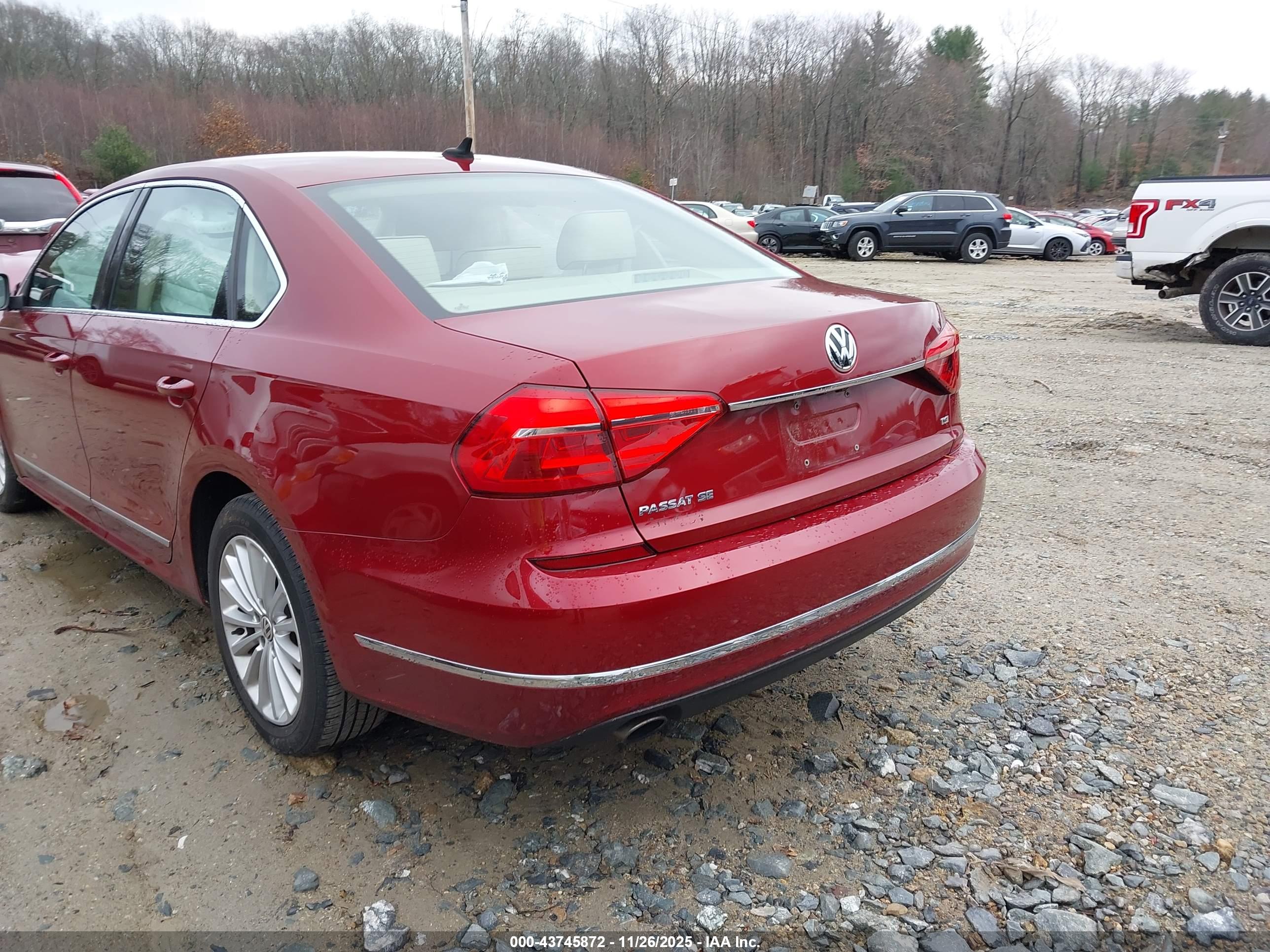 VOLKSWAGEN PASSAT image 3