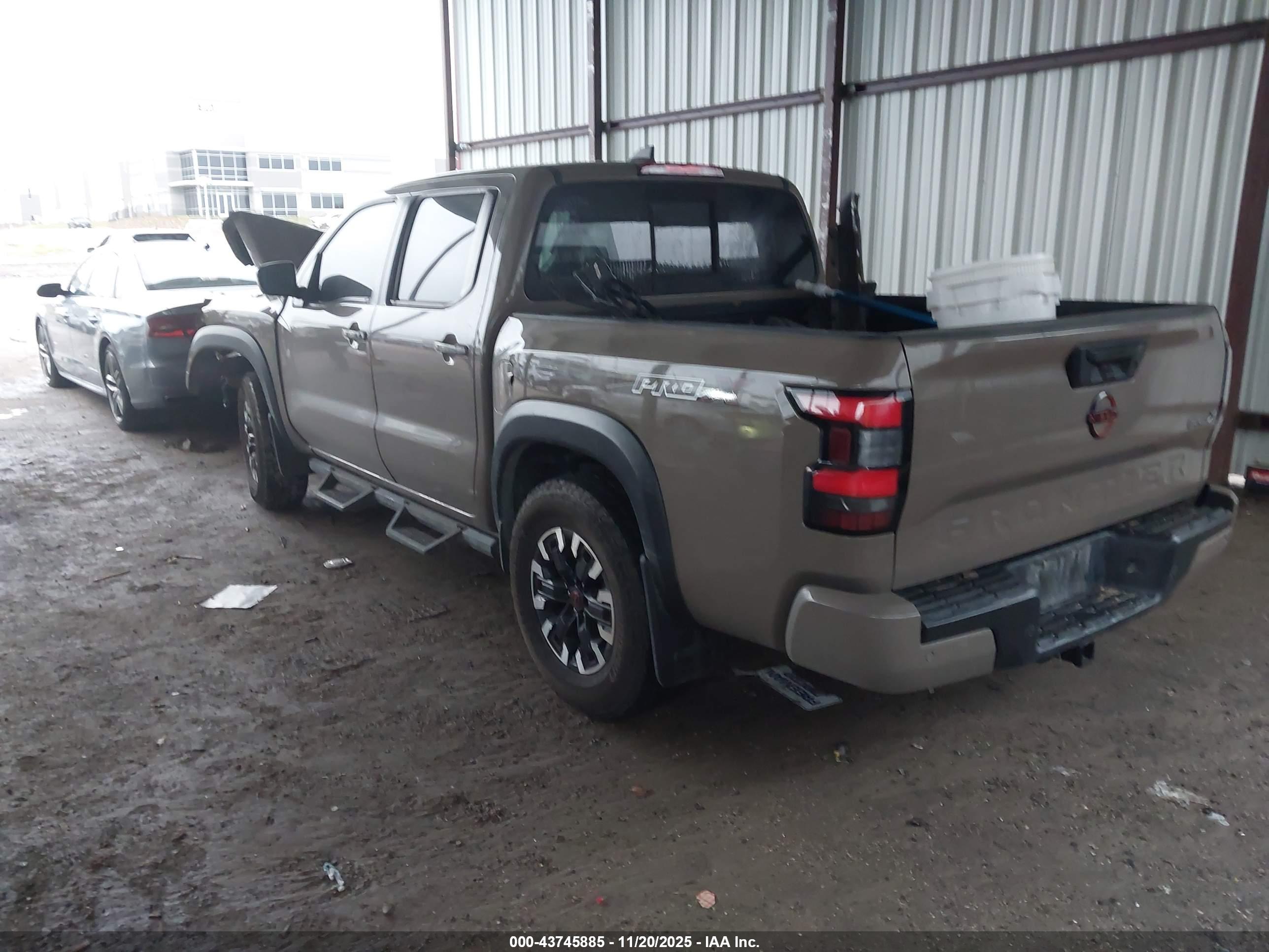 NISSAN FRONTIER image 3