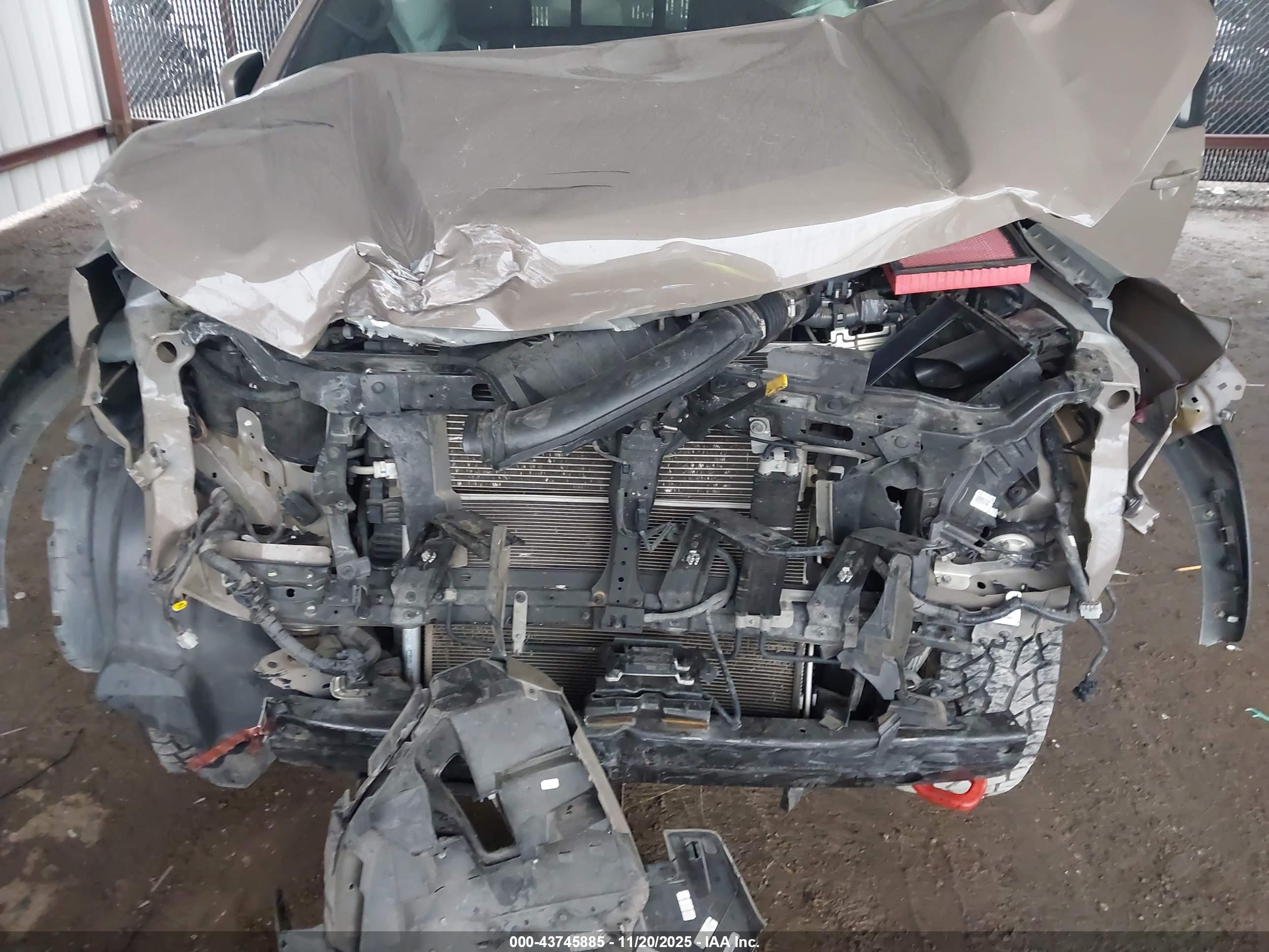 NISSAN FRONTIER image 6