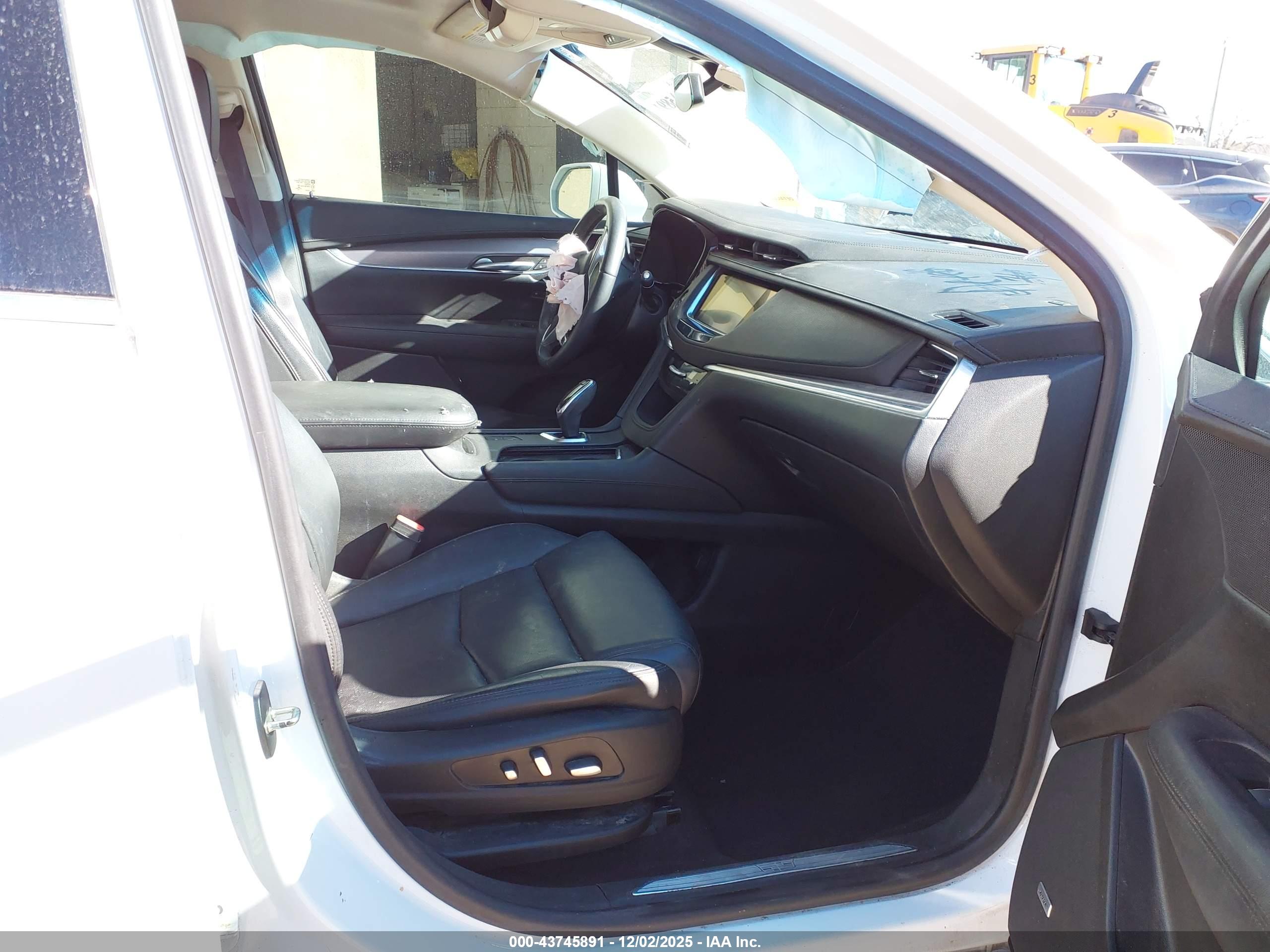 CADILLAC XT5 image 5