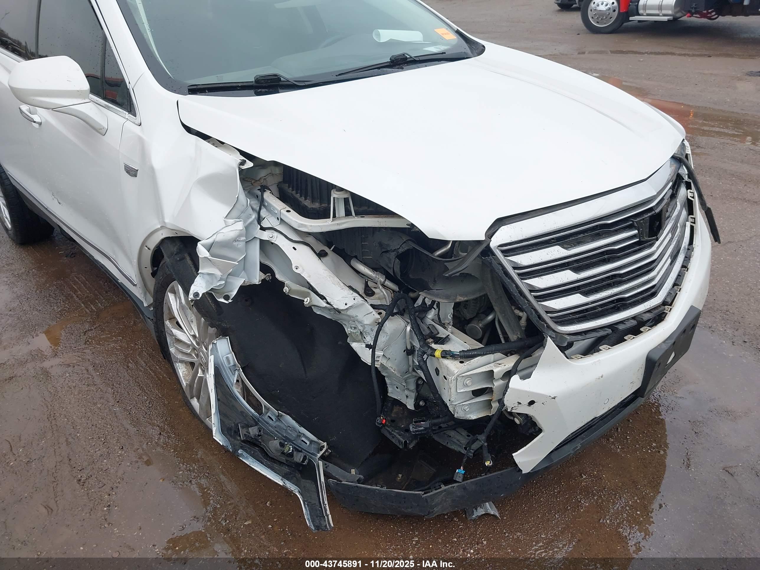 CADILLAC XT5 image 6