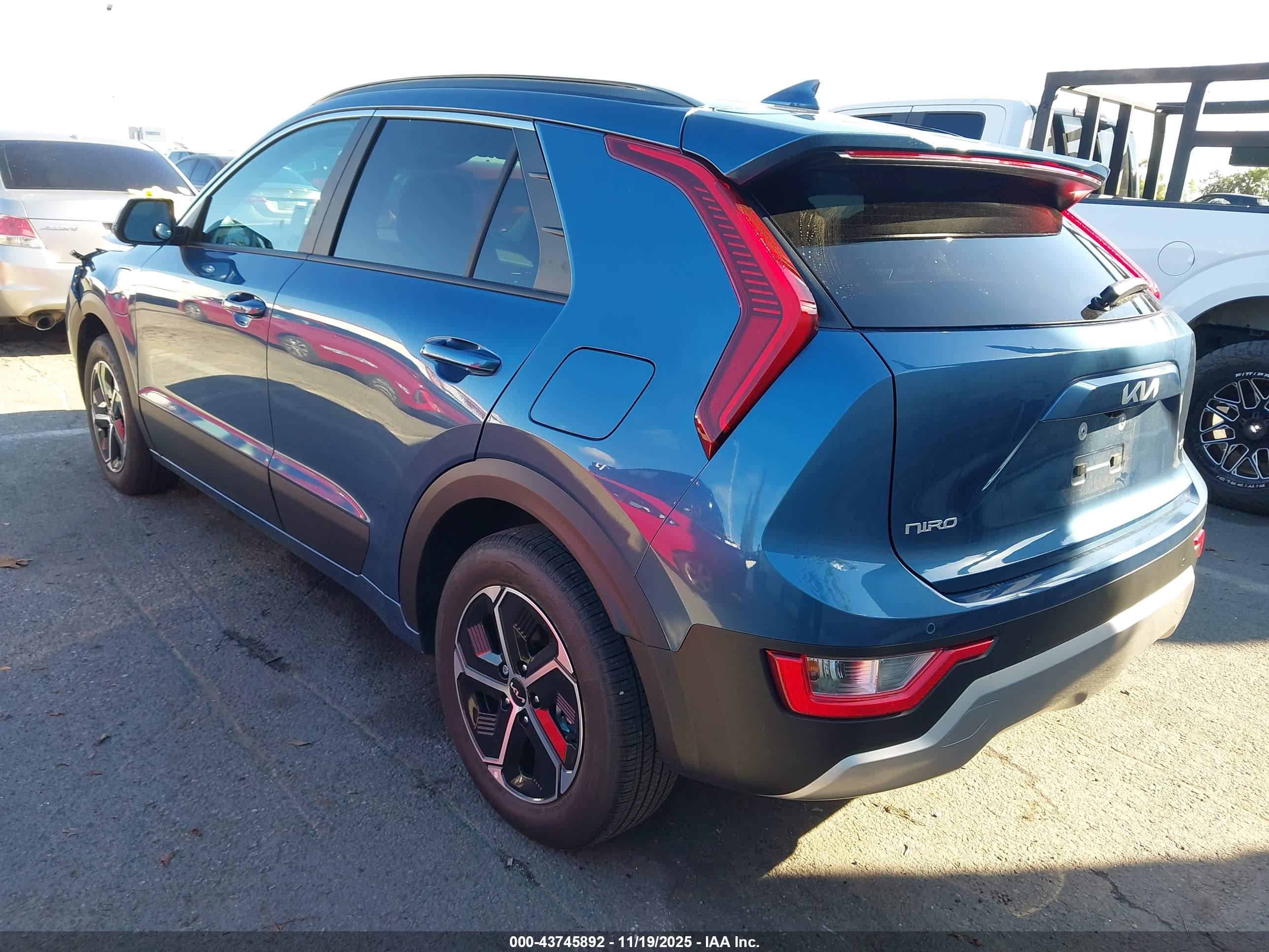 KIA NIRO image 3