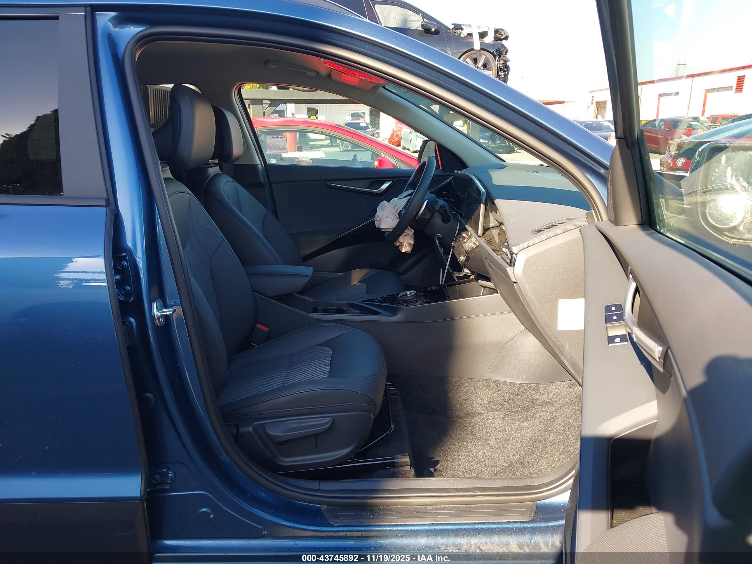 KIA NIRO image 5