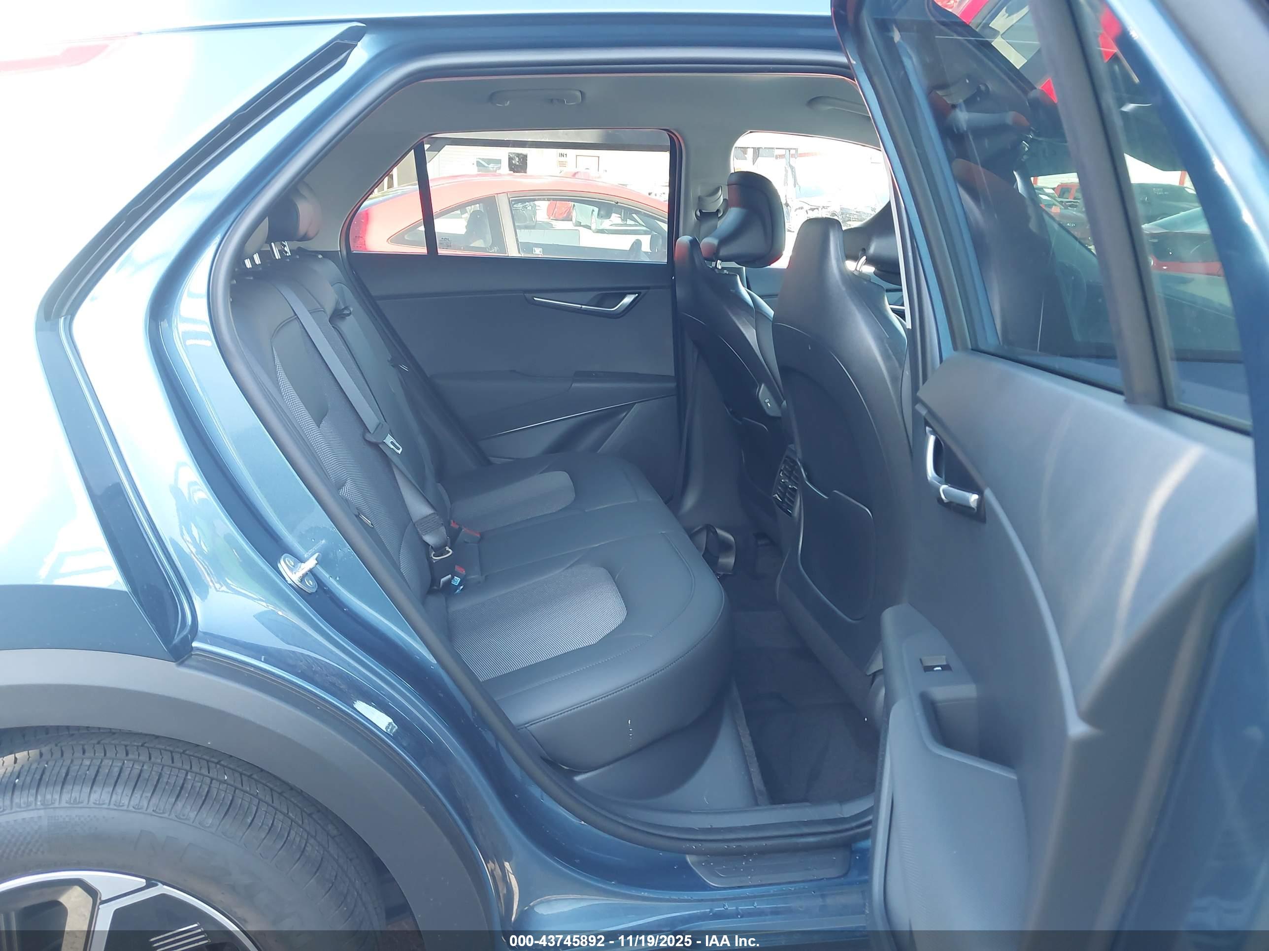 KIA NIRO image 8