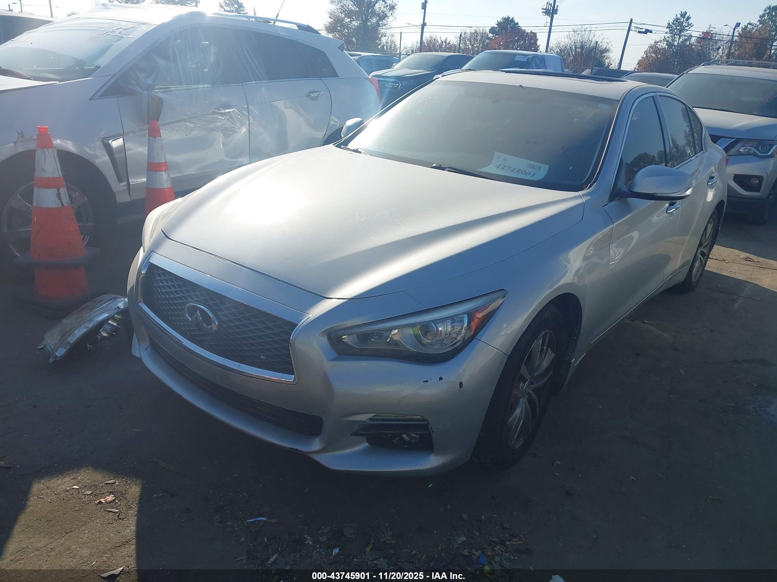 INFINITI Q50 image 2