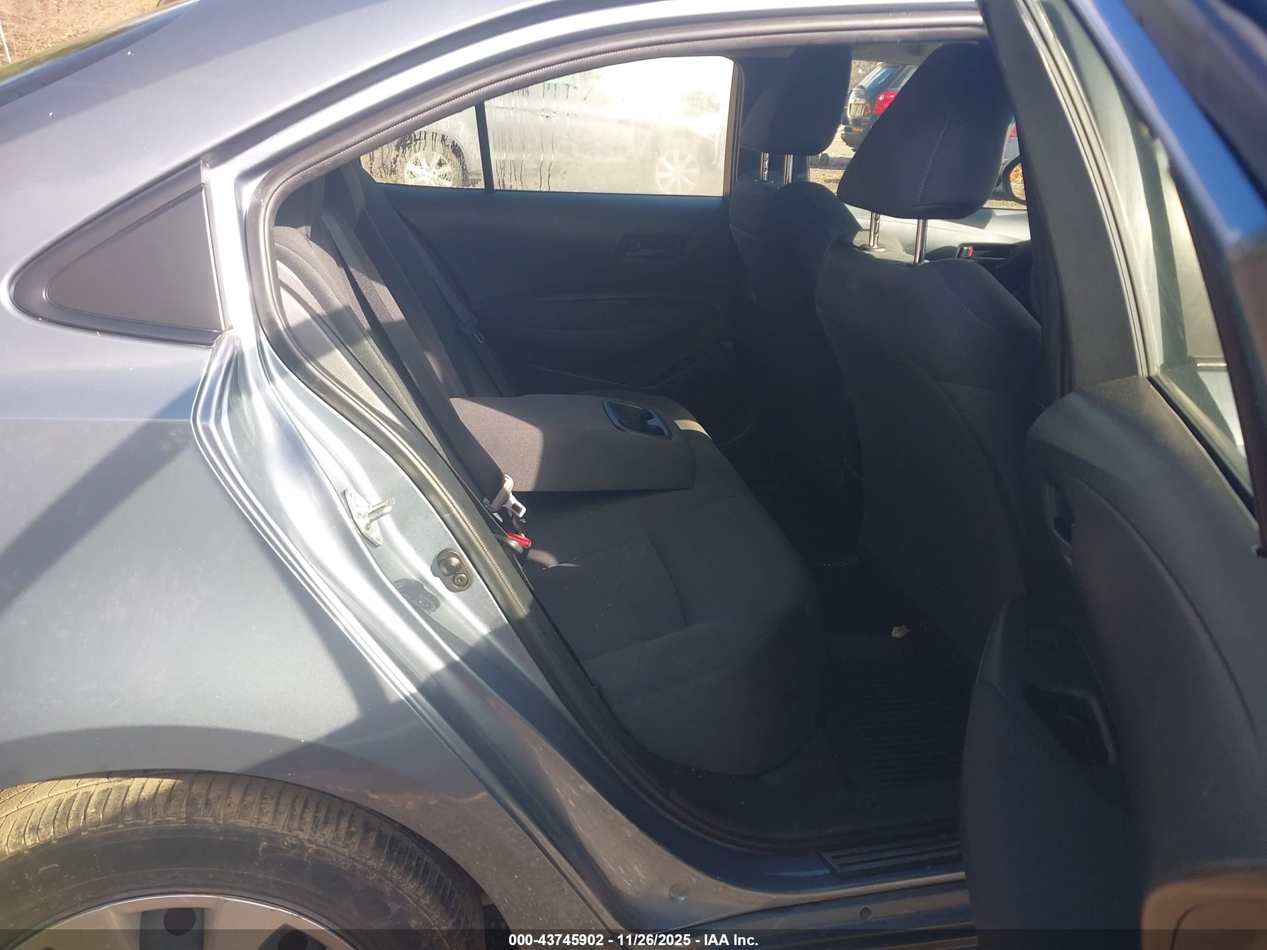 TOYOTA COROLLA image 8