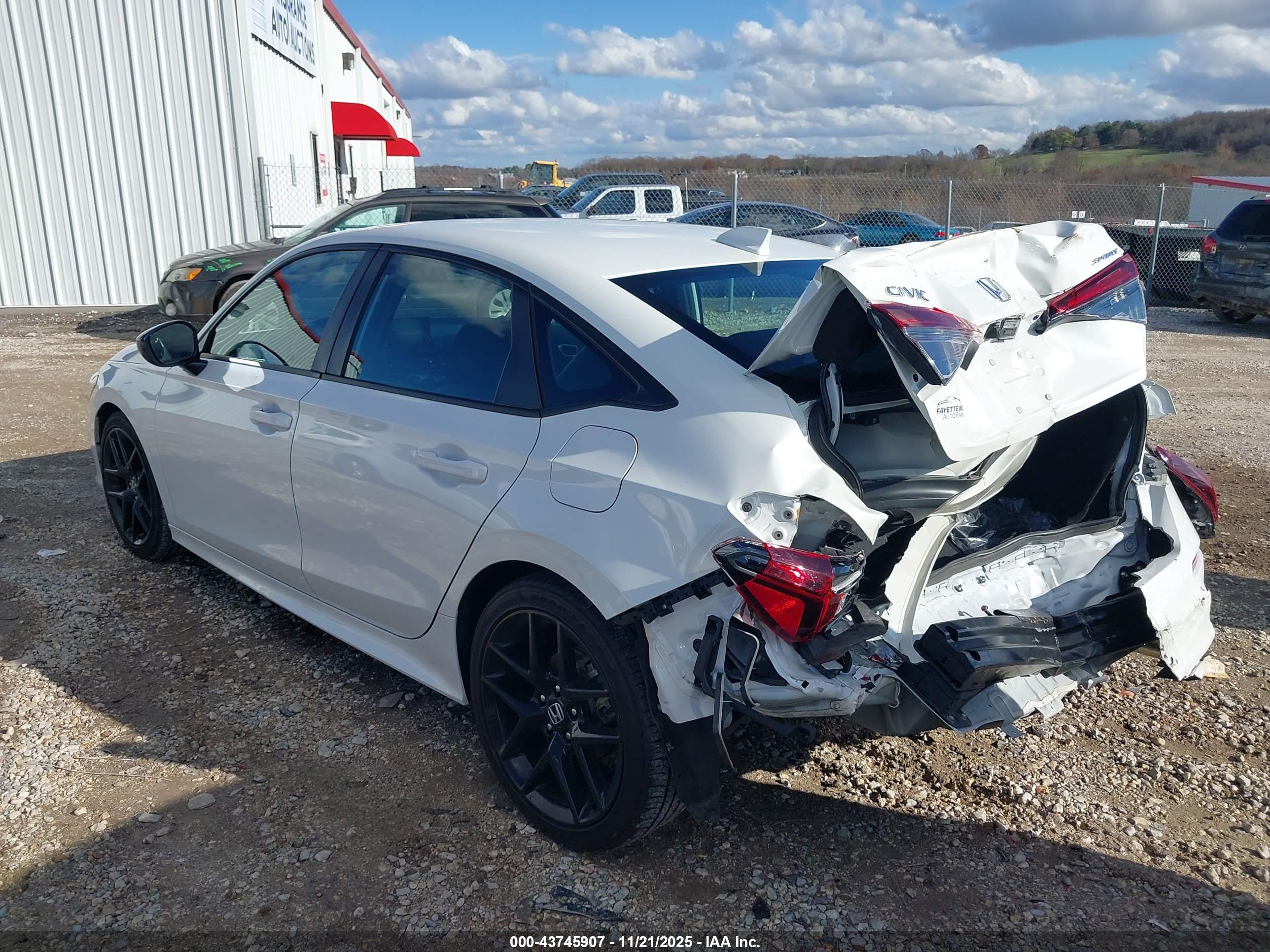 HONDA CIVIC image 3