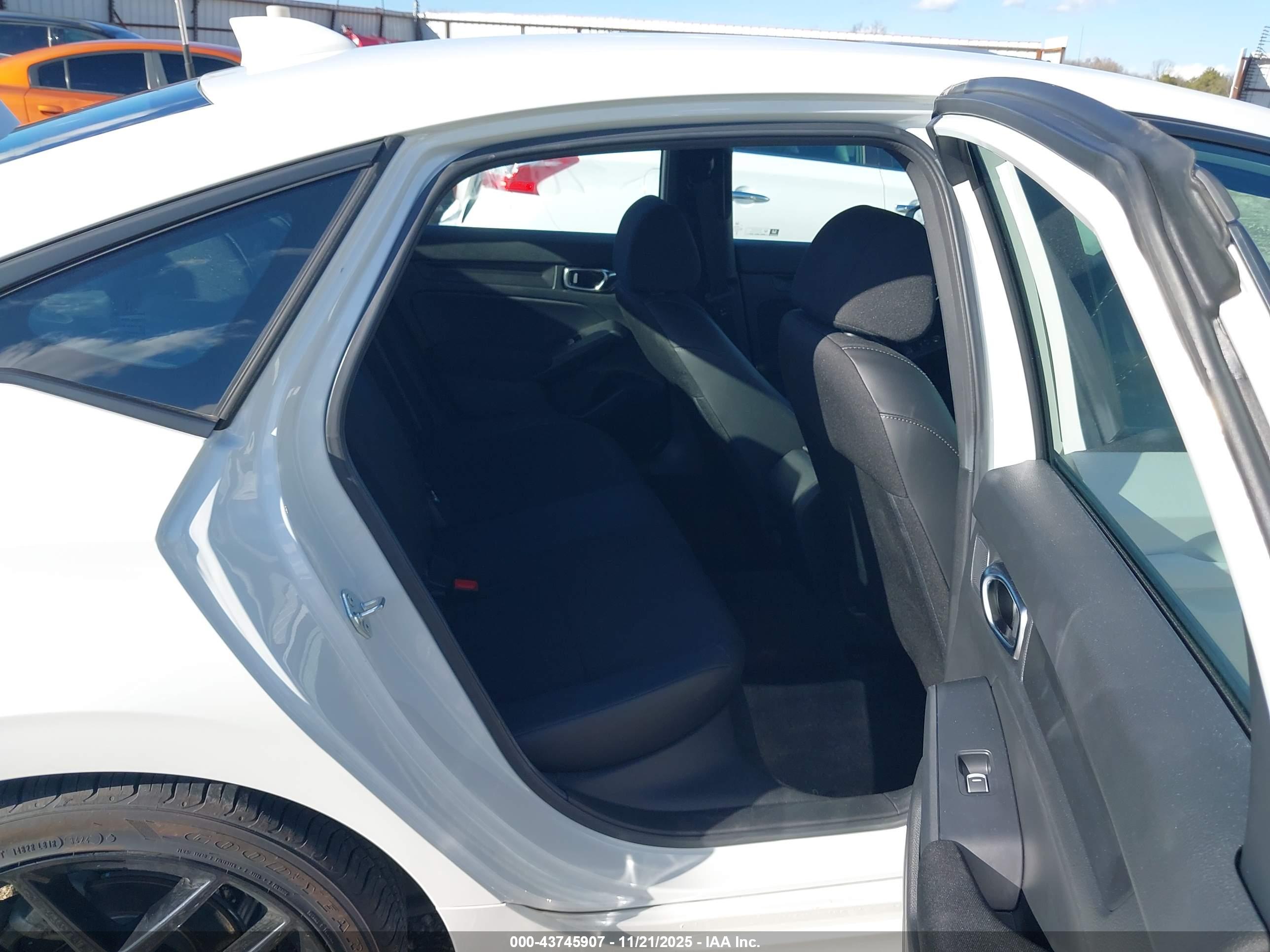 HONDA CIVIC image 8